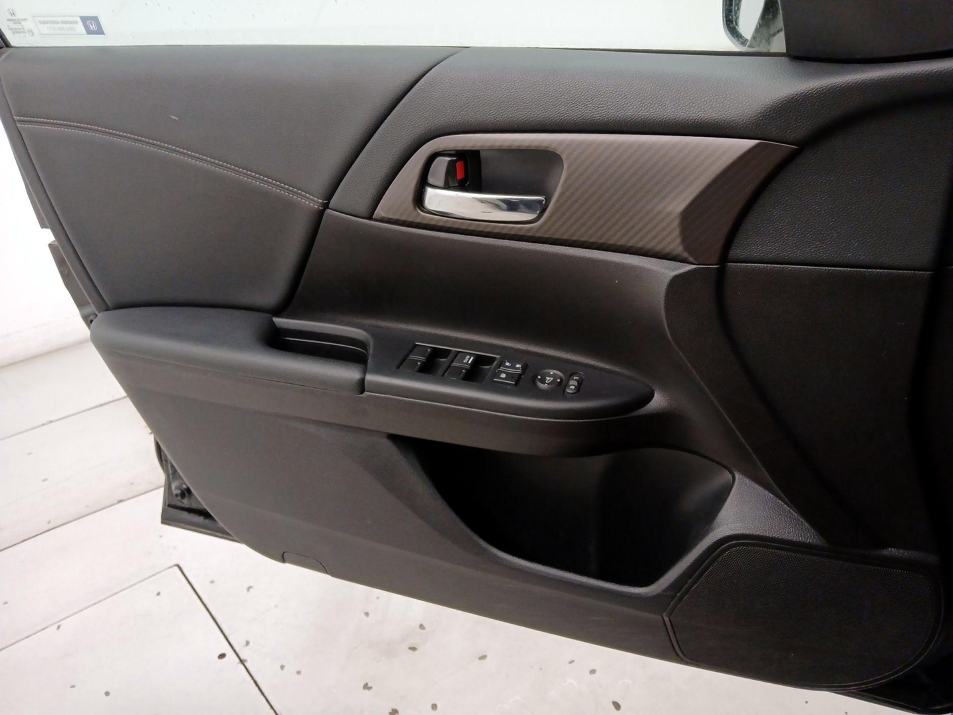 Thumbnail: 2017 Honda Accord - 12