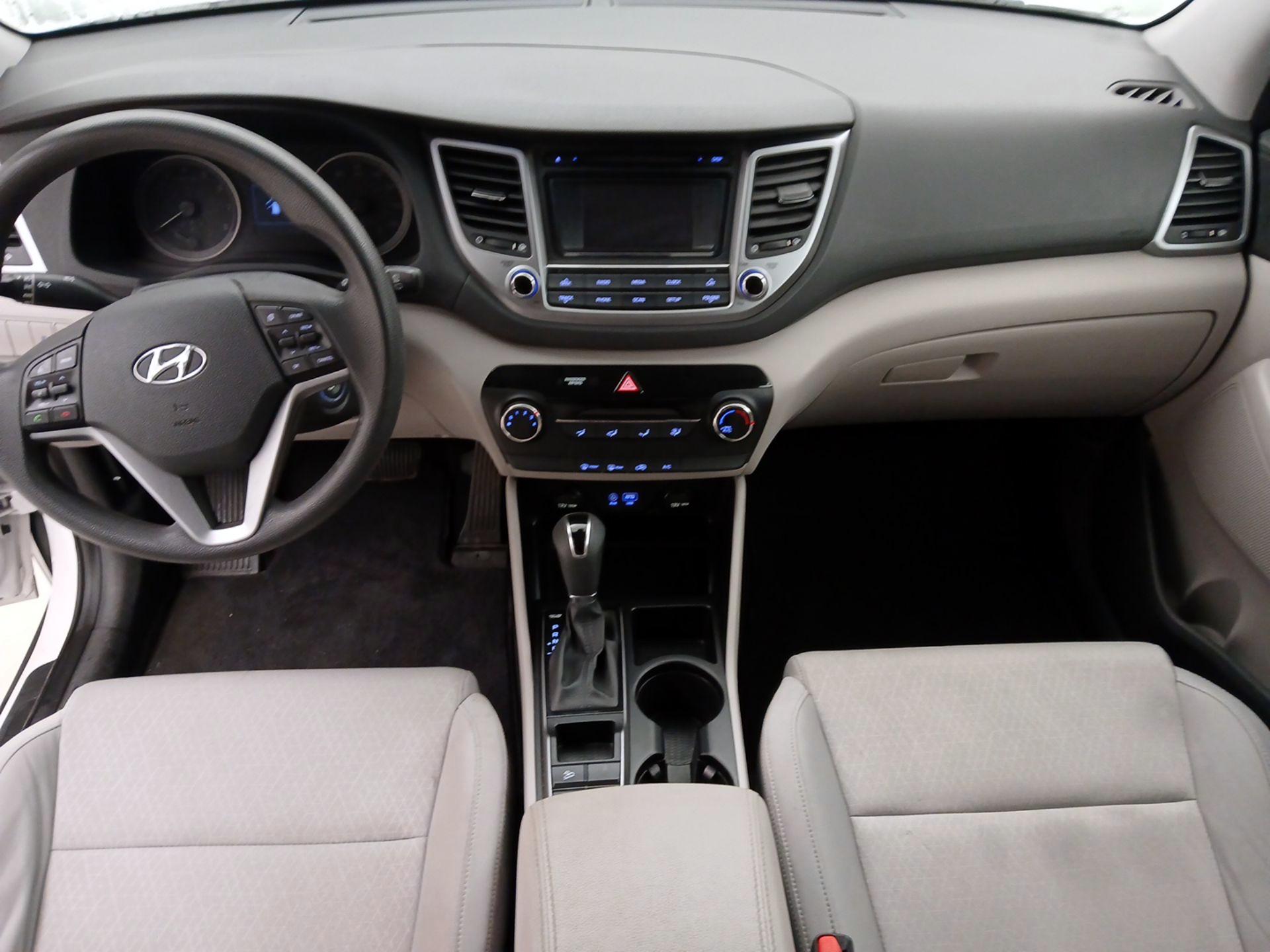 Thumbnail: 2017 Hyundai Tucson - 9