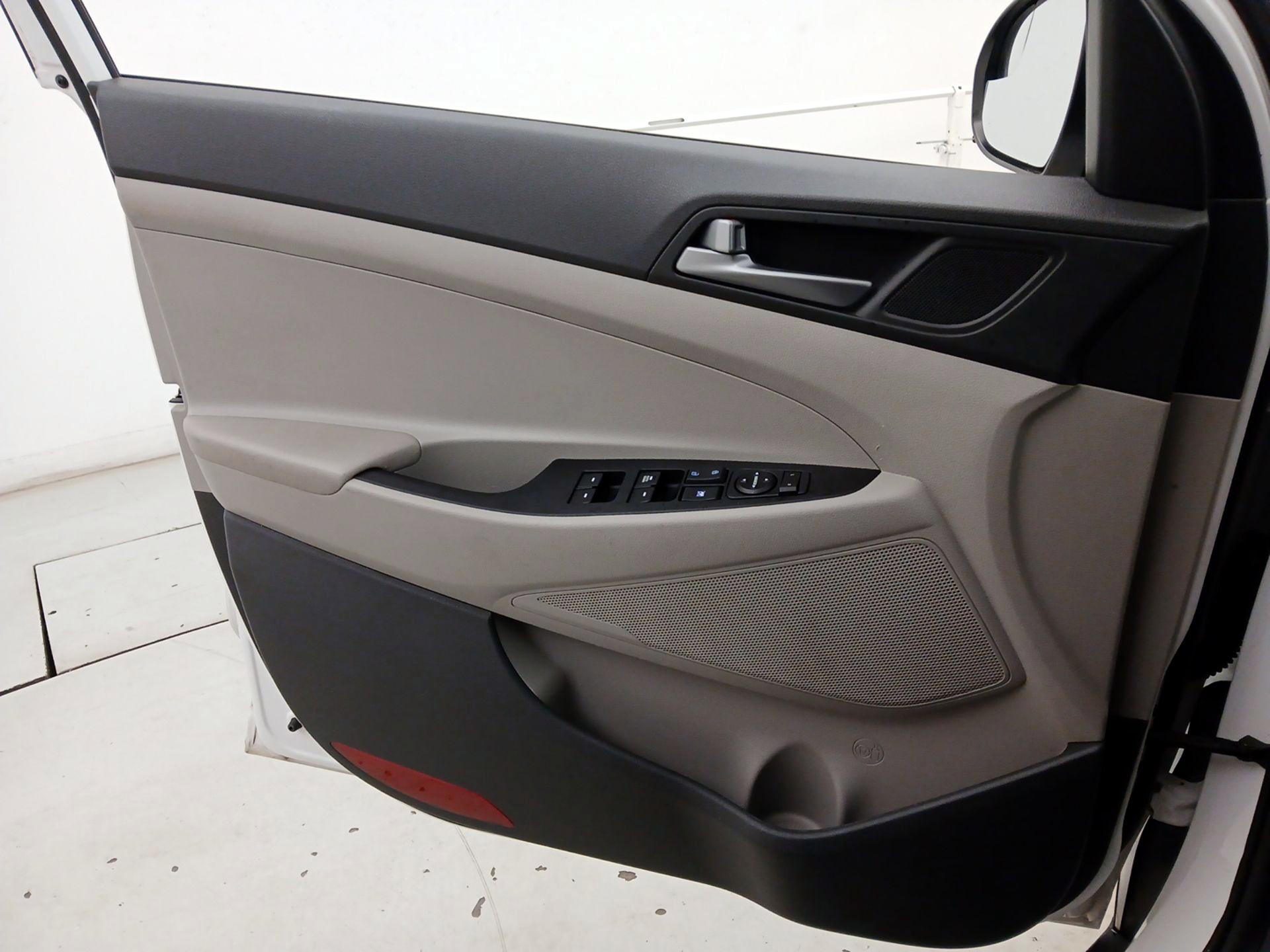 Thumbnail: 2017 Hyundai Tucson - 12