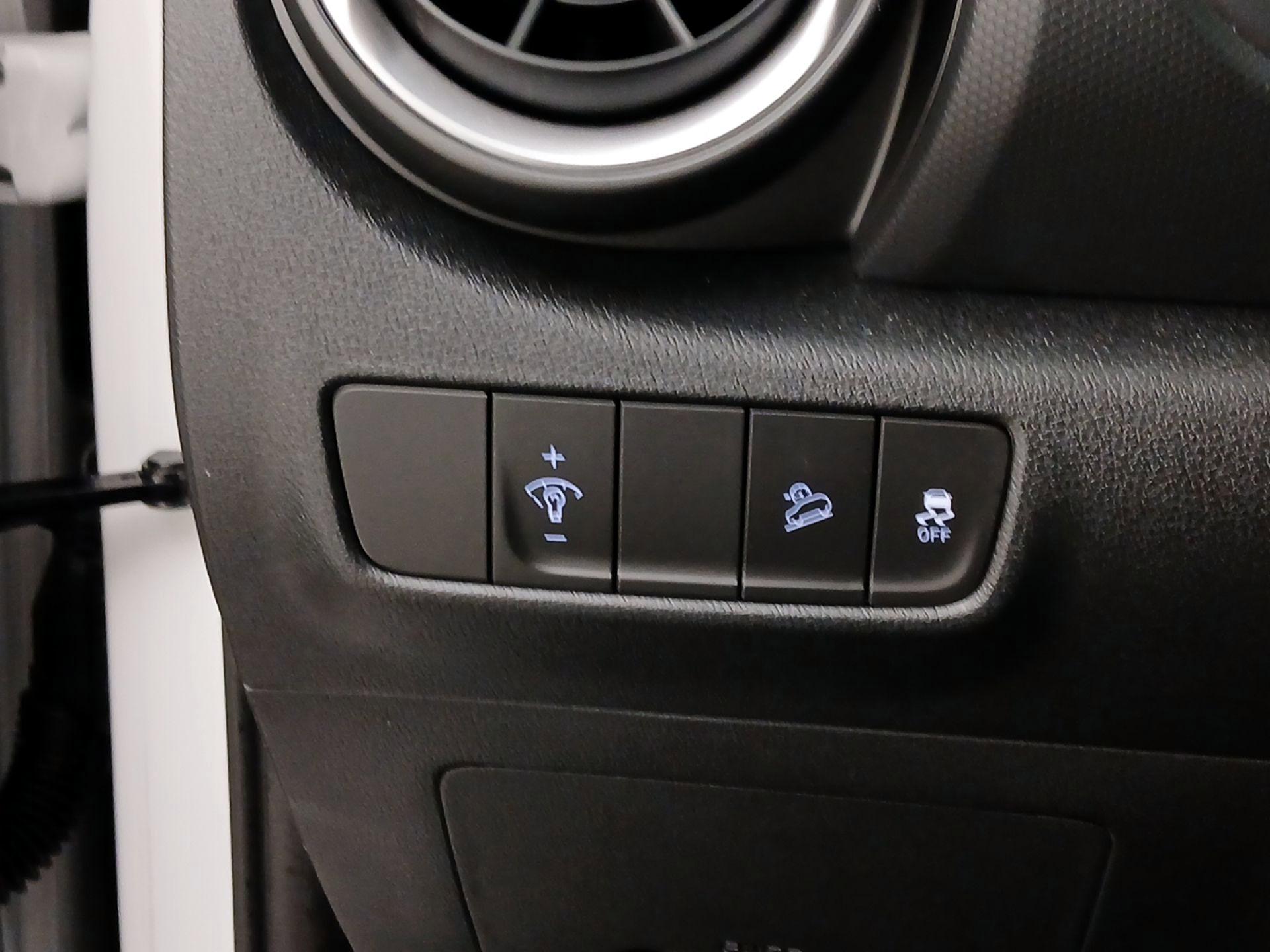 Thumbnail: 2022 Hyundai Kona - 13