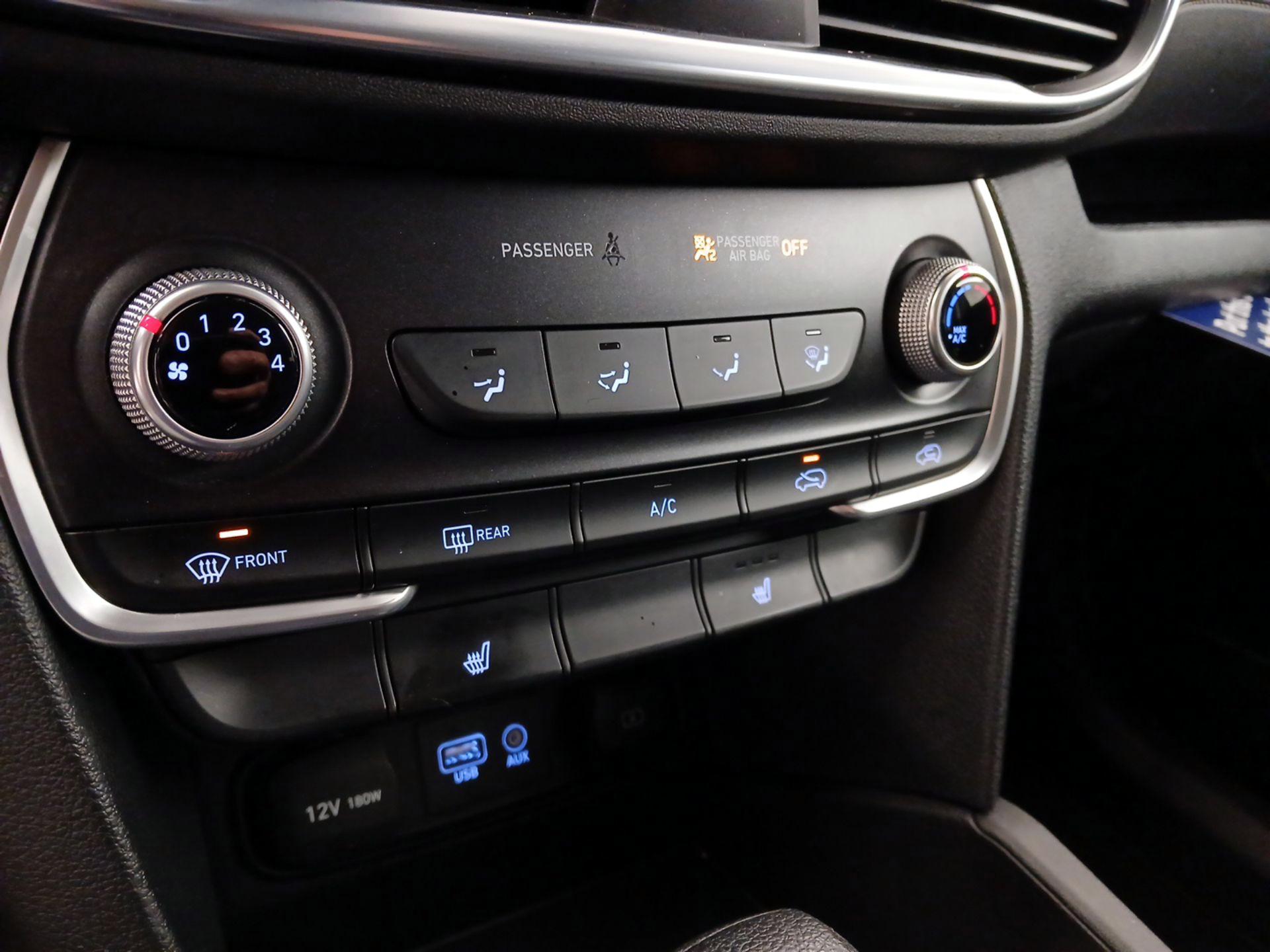 Thumbnail: 2020 Hyundai Santa Fe - 16