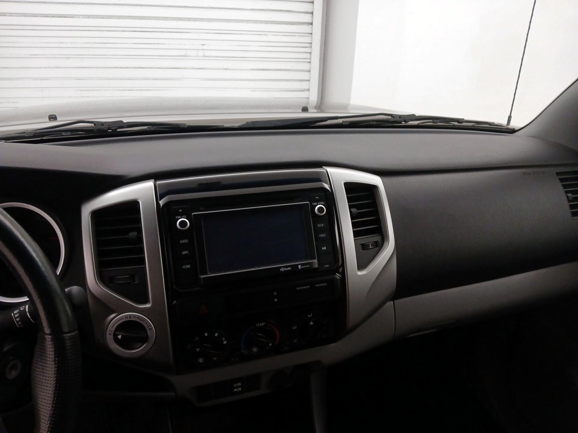 Thumbnail: 2014 Toyota Tacoma - 9