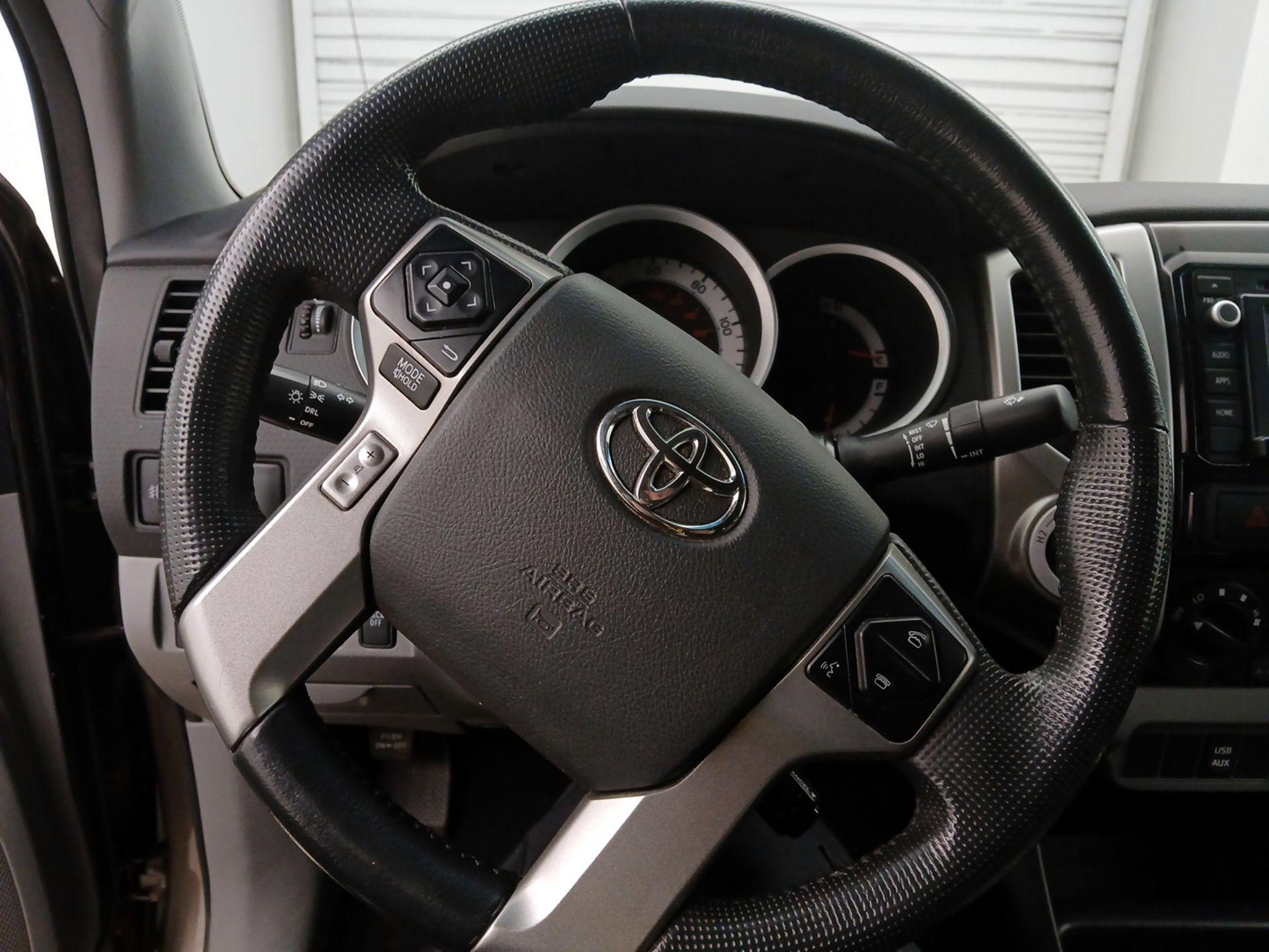 Thumbnail: 2014 Toyota Tacoma - 10