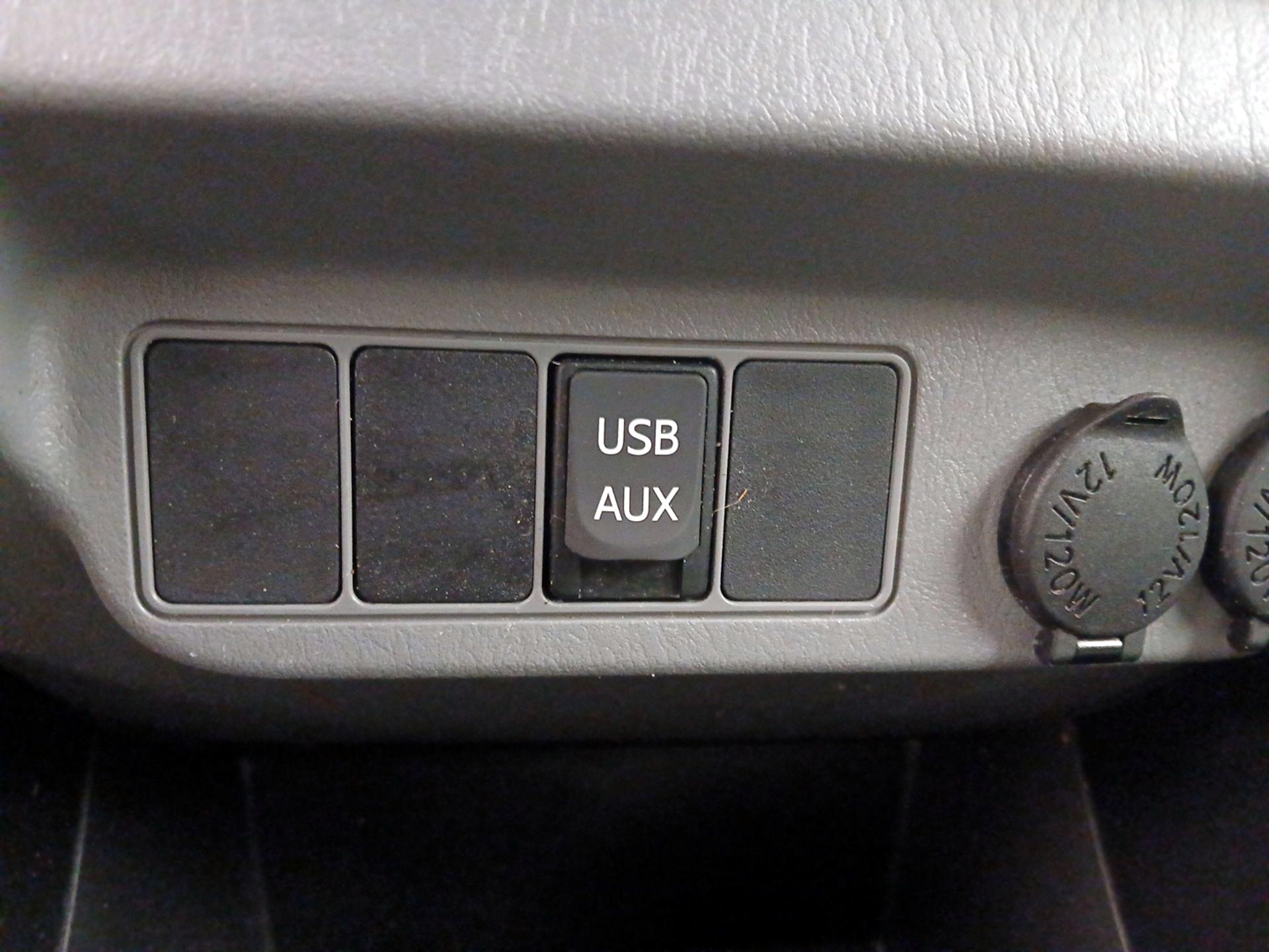 Thumbnail: 2014 Toyota Tacoma - 18