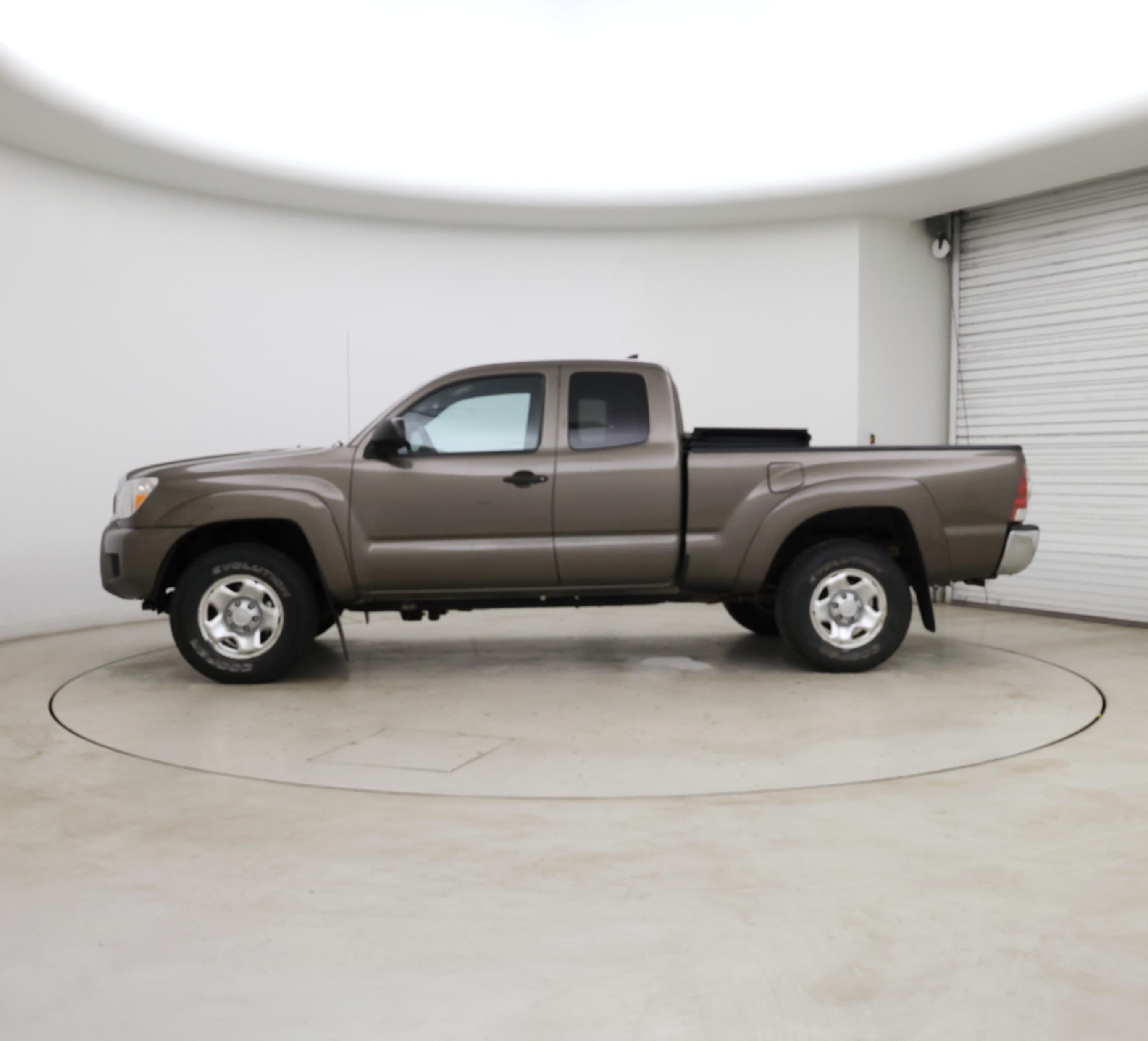 Thumbnail: 2014 Toyota Tacoma - 3