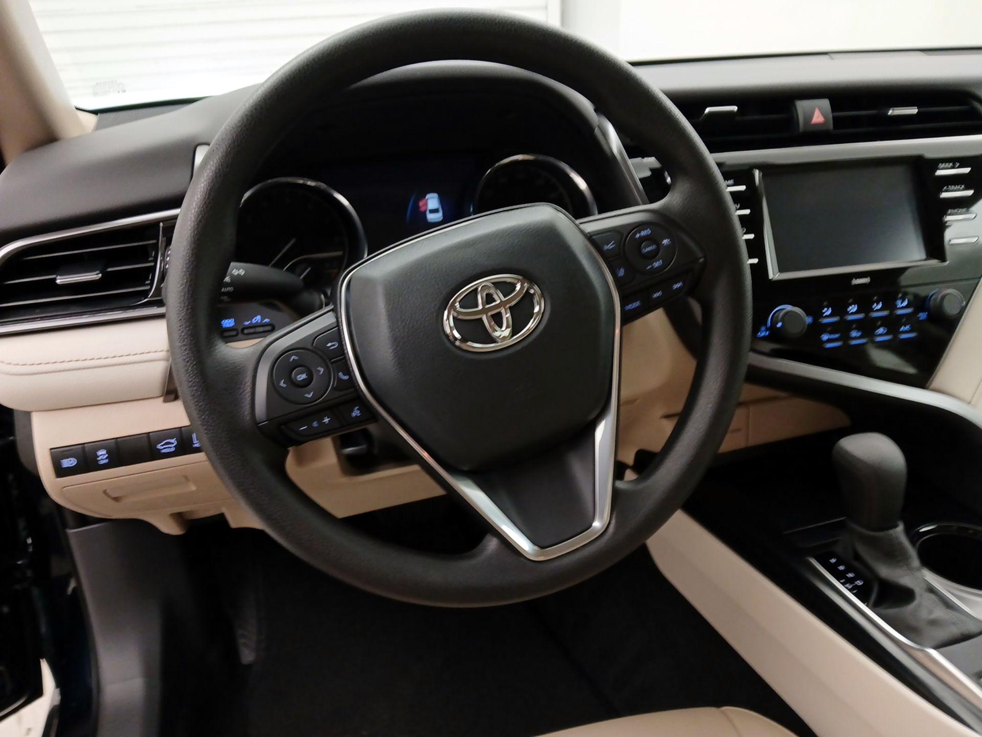 Thumbnail: 2020 Toyota Camry - 10