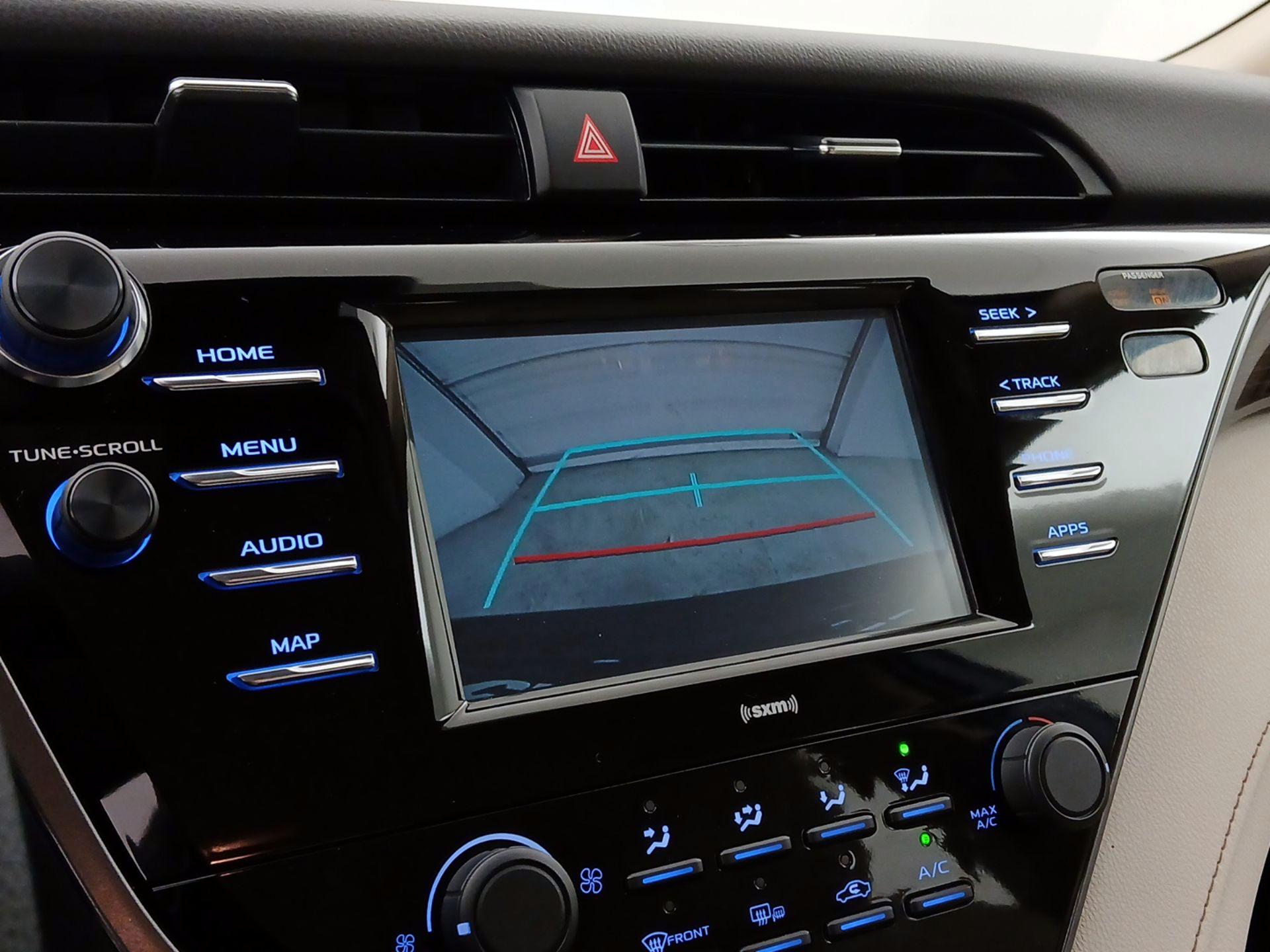 Thumbnail: 2020 Toyota Camry - 14