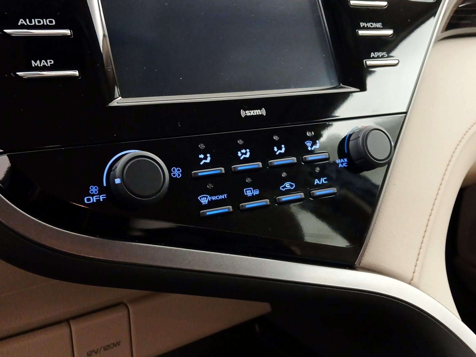 Thumbnail: 2020 Toyota Camry - 16