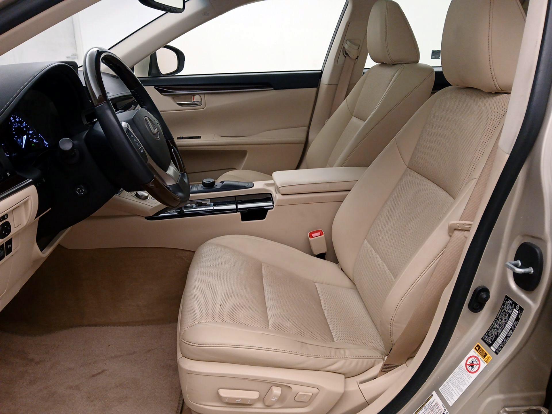 Thumbnail: 2015 Lexus ES - 11