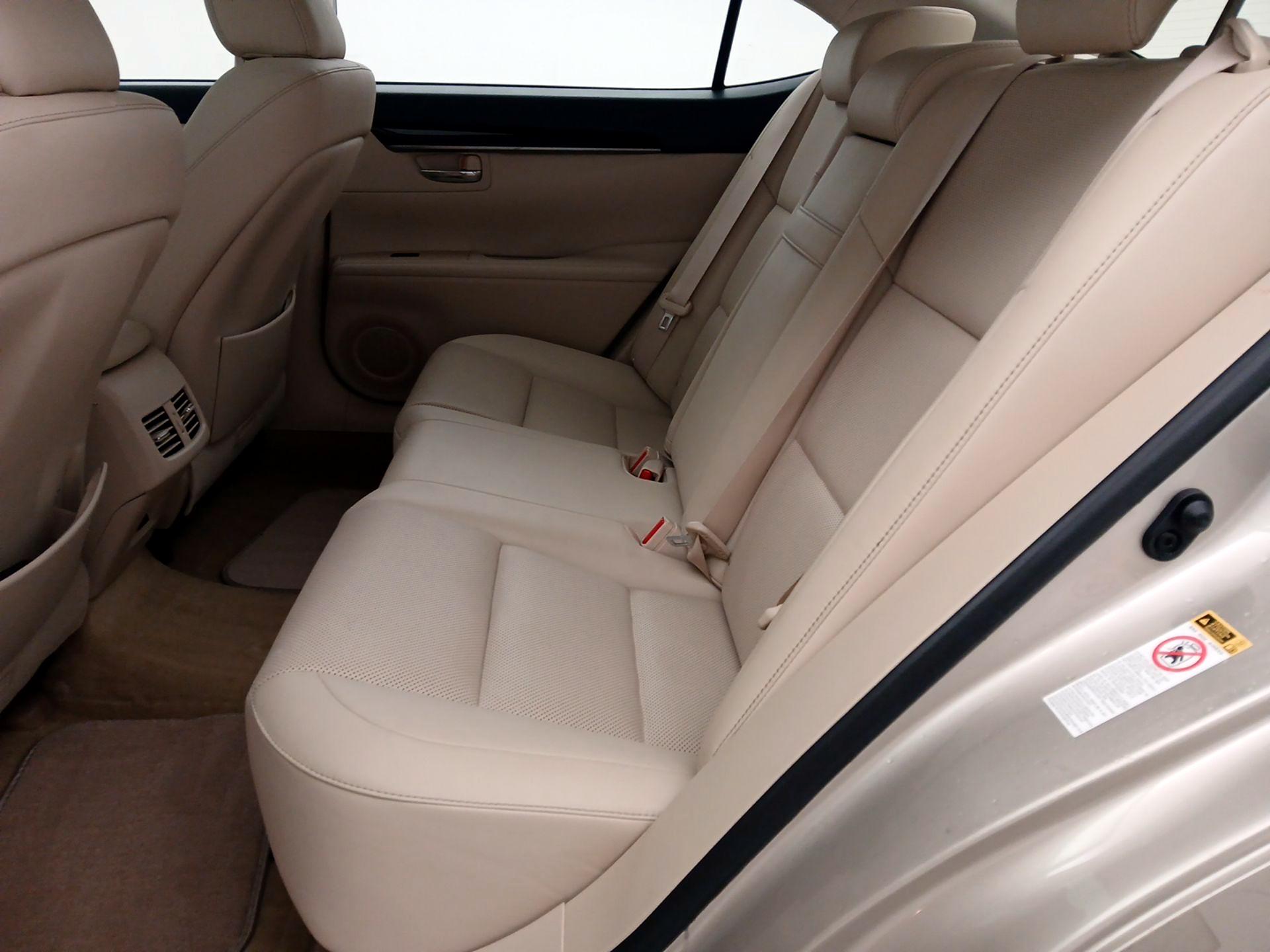 Thumbnail: 2015 Lexus ES - 20