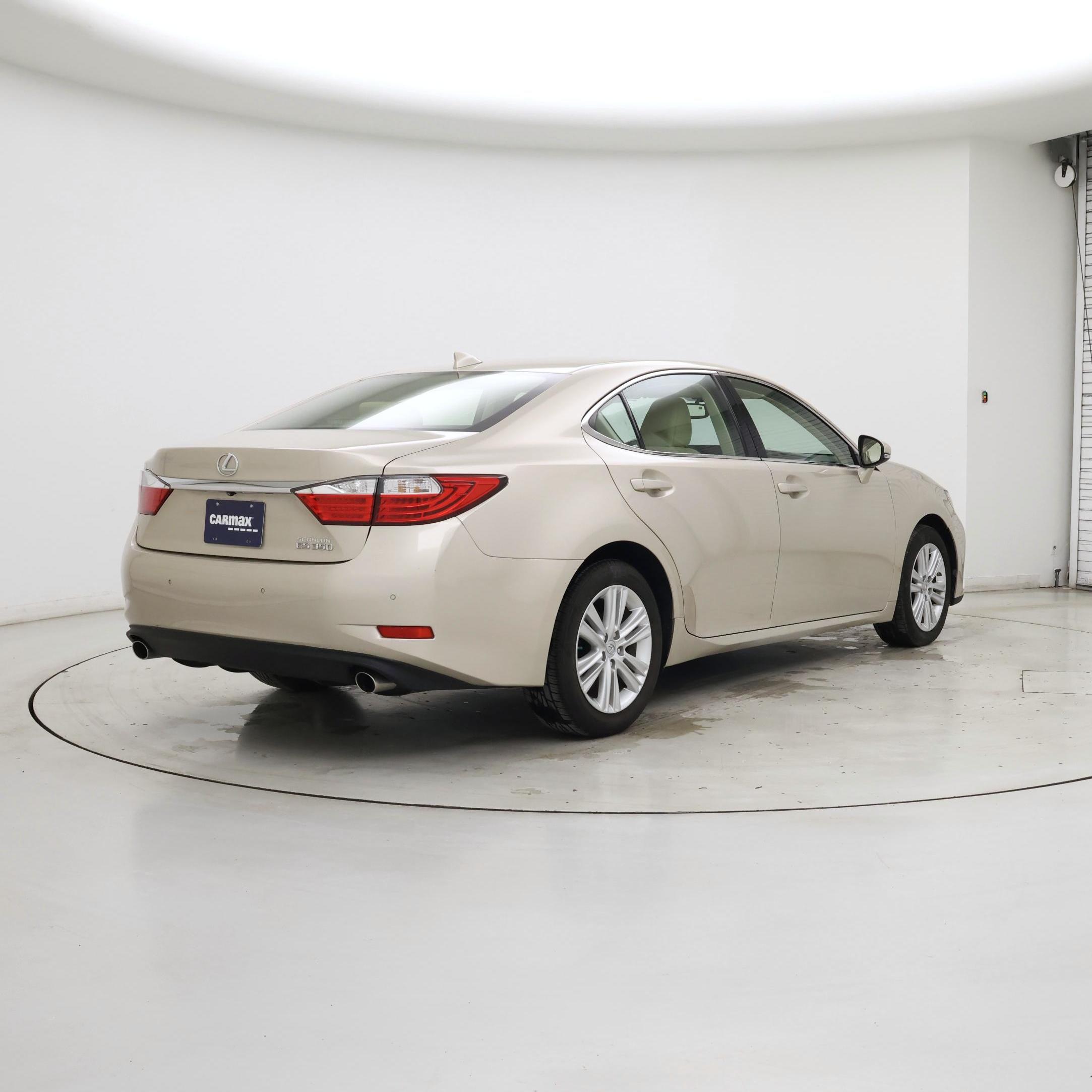 Thumbnail: 2015 Lexus ES - 8