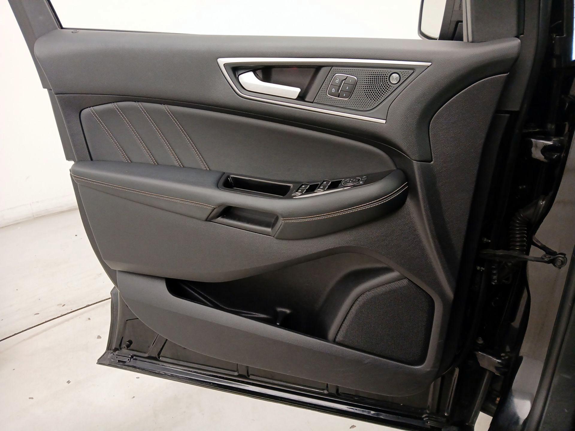 Thumbnail: 2019 Ford Edge - 12