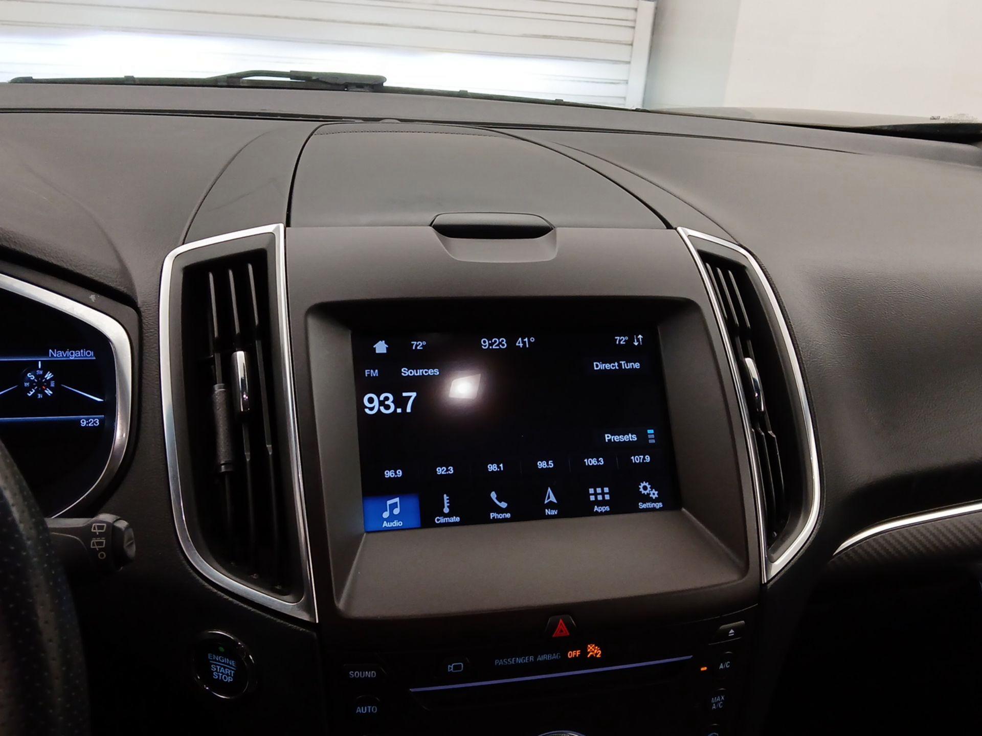 Thumbnail: 2019 Ford Edge - 16