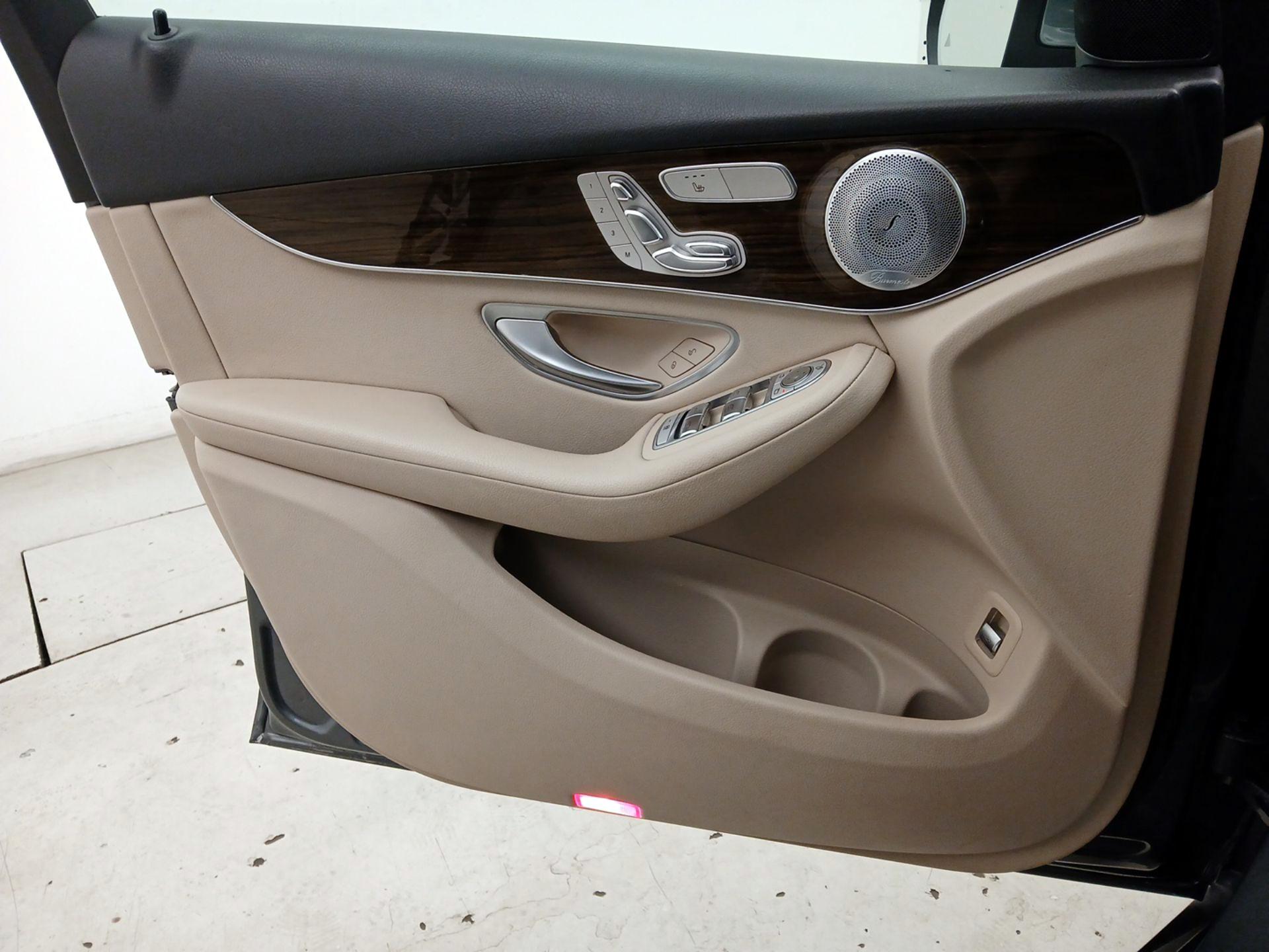 Thumbnail: 2019 Mercedes-Benz GLC - 12