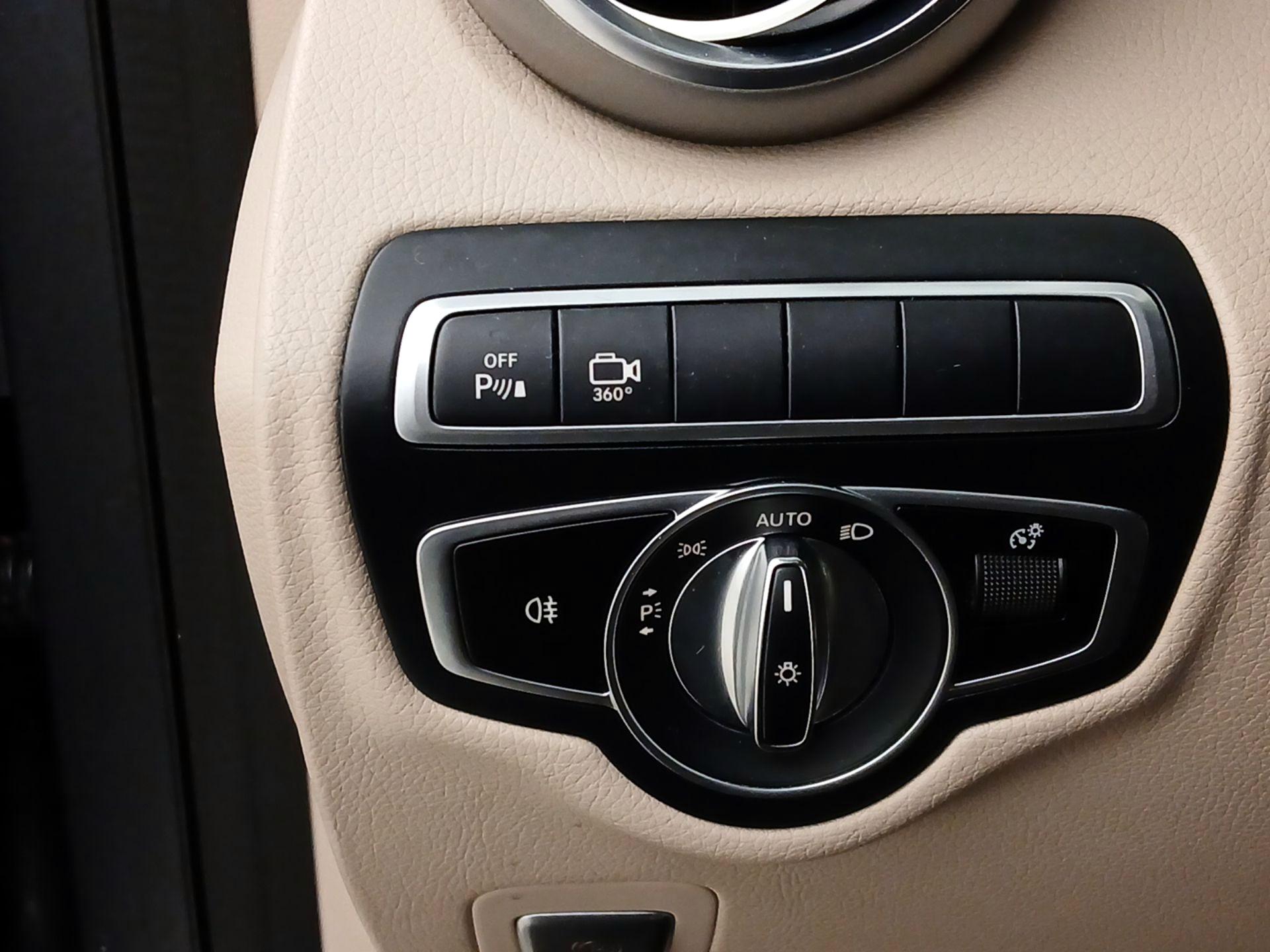 Thumbnail: 2019 Mercedes-Benz GLC - 13