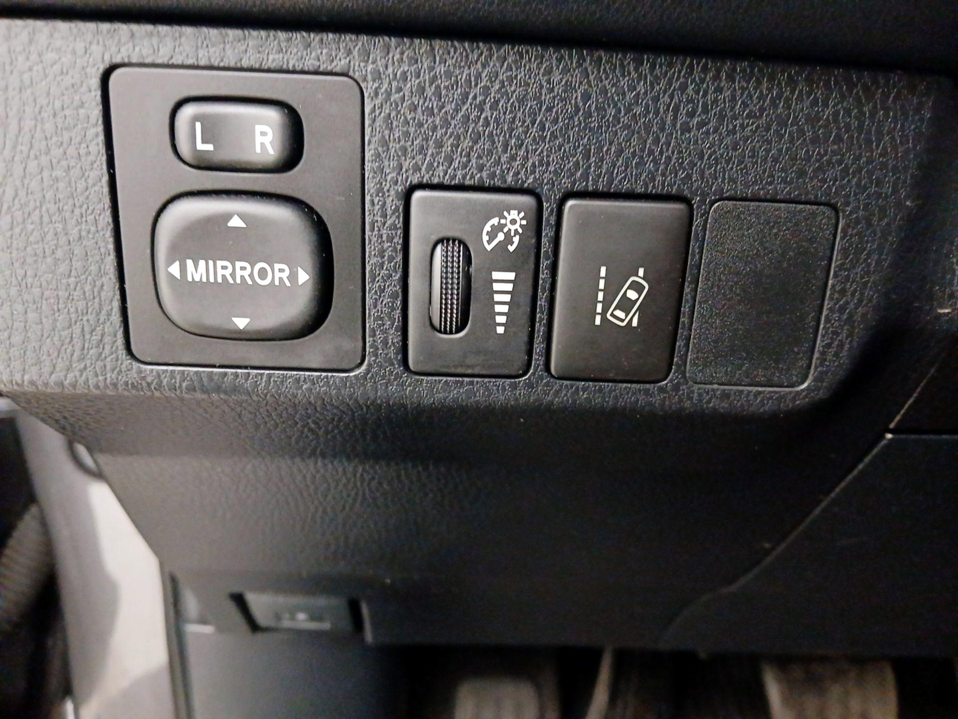 Thumbnail: 2017 Toyota RAV4 - 13