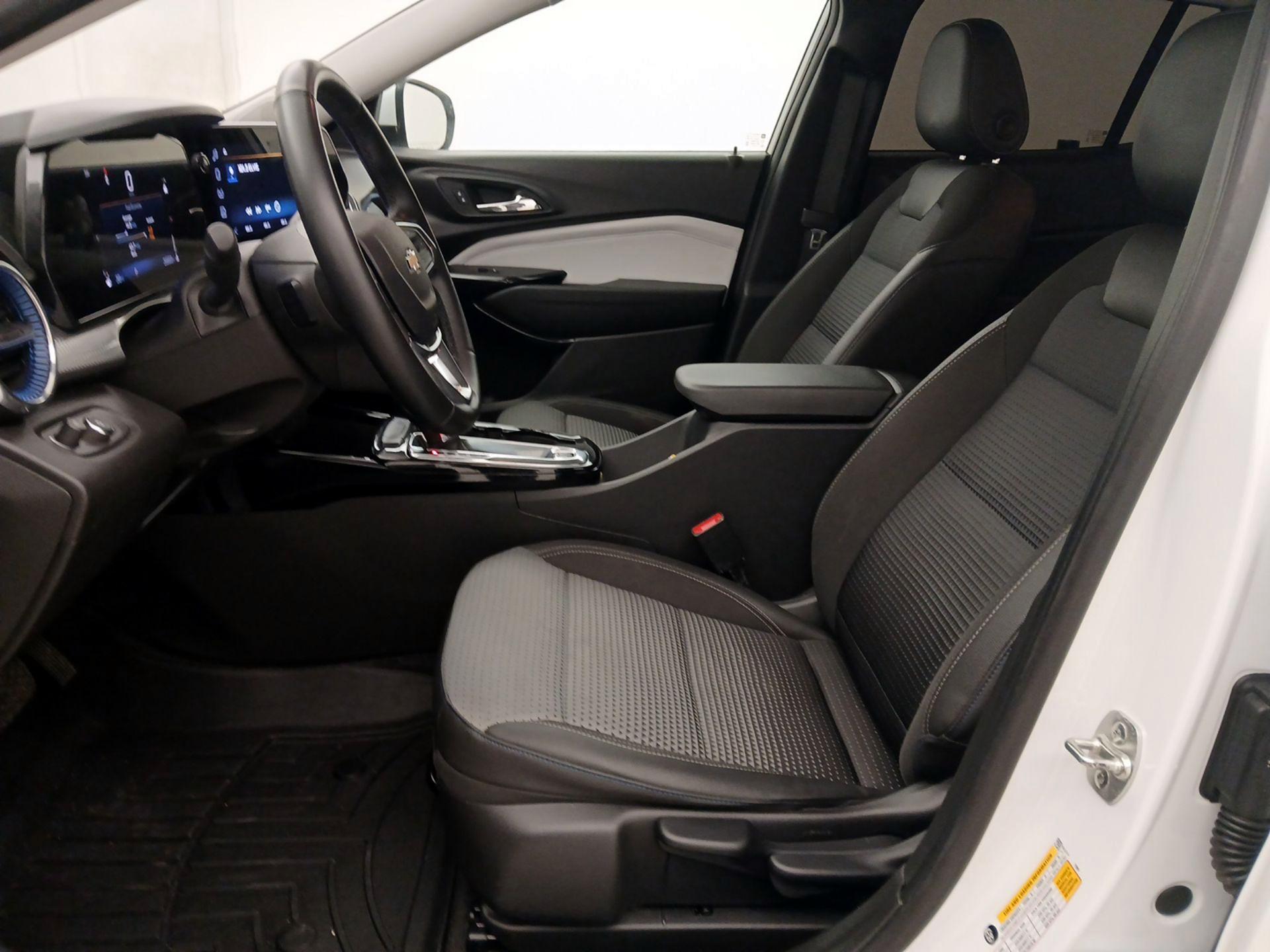 Thumbnail: 2024 Chevrolet Trax - 11