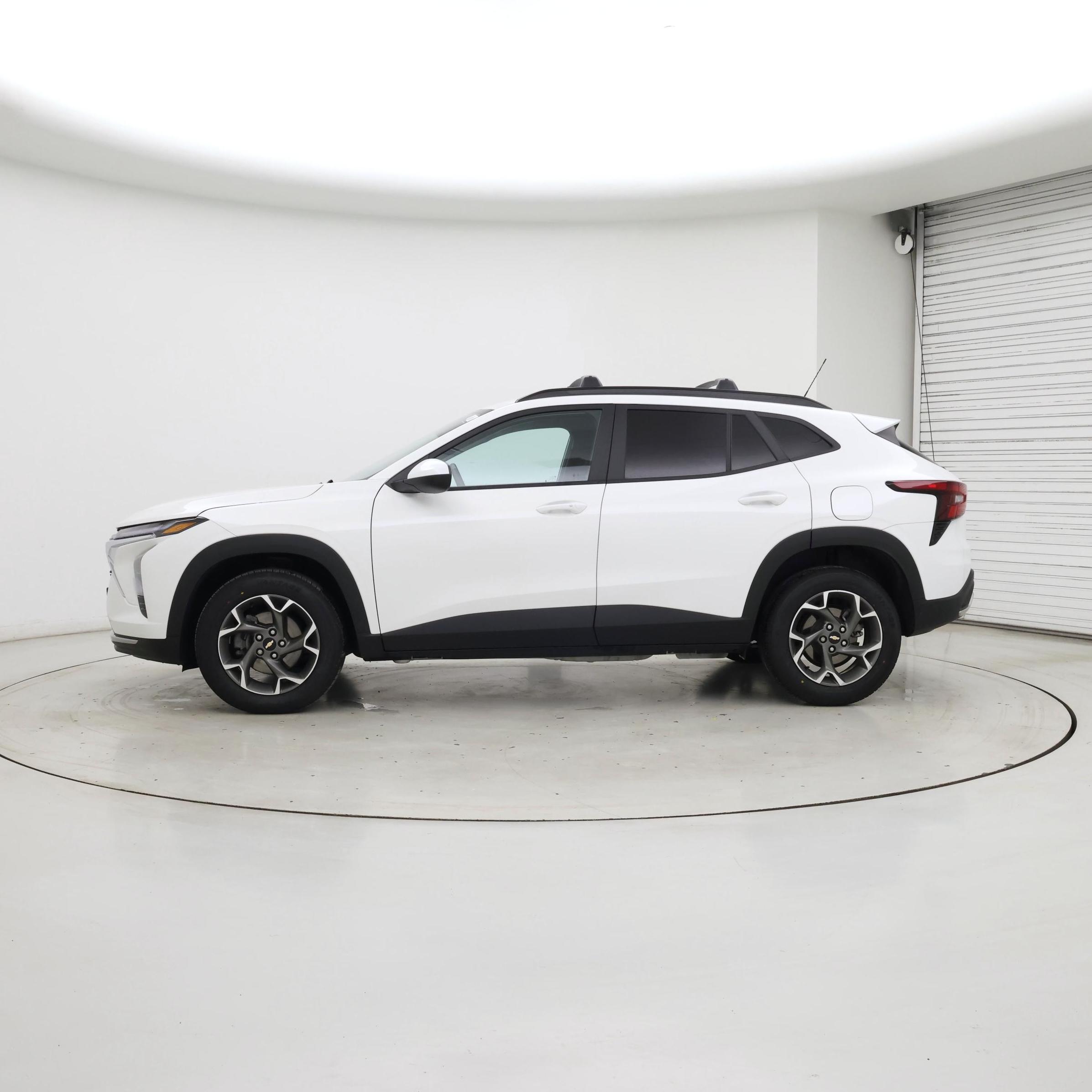 Thumbnail: 2024 Chevrolet Trax - 3