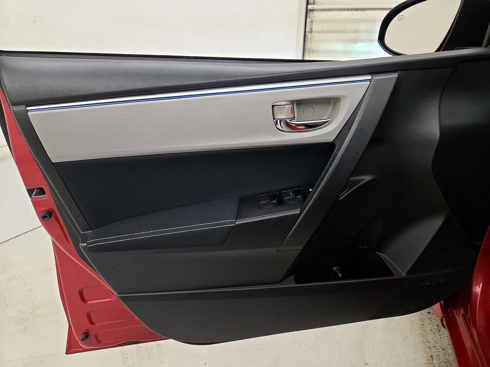 Thumbnail: 2016 Toyota Corolla - 12