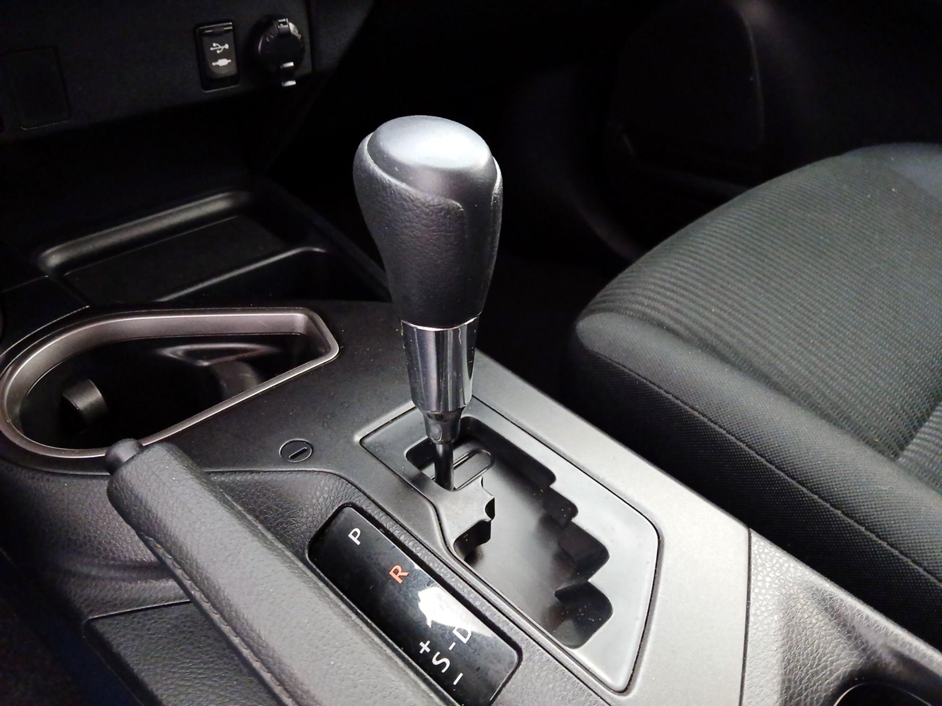 Thumbnail: 2016 Toyota RAV4 - 17