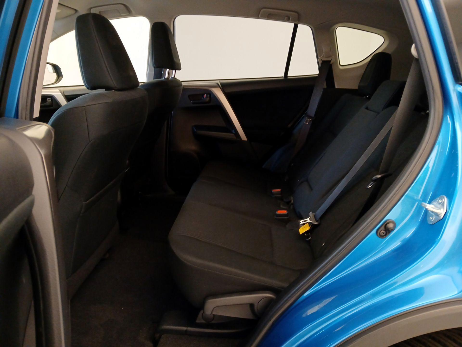 Thumbnail: 2016 Toyota RAV4 - 19