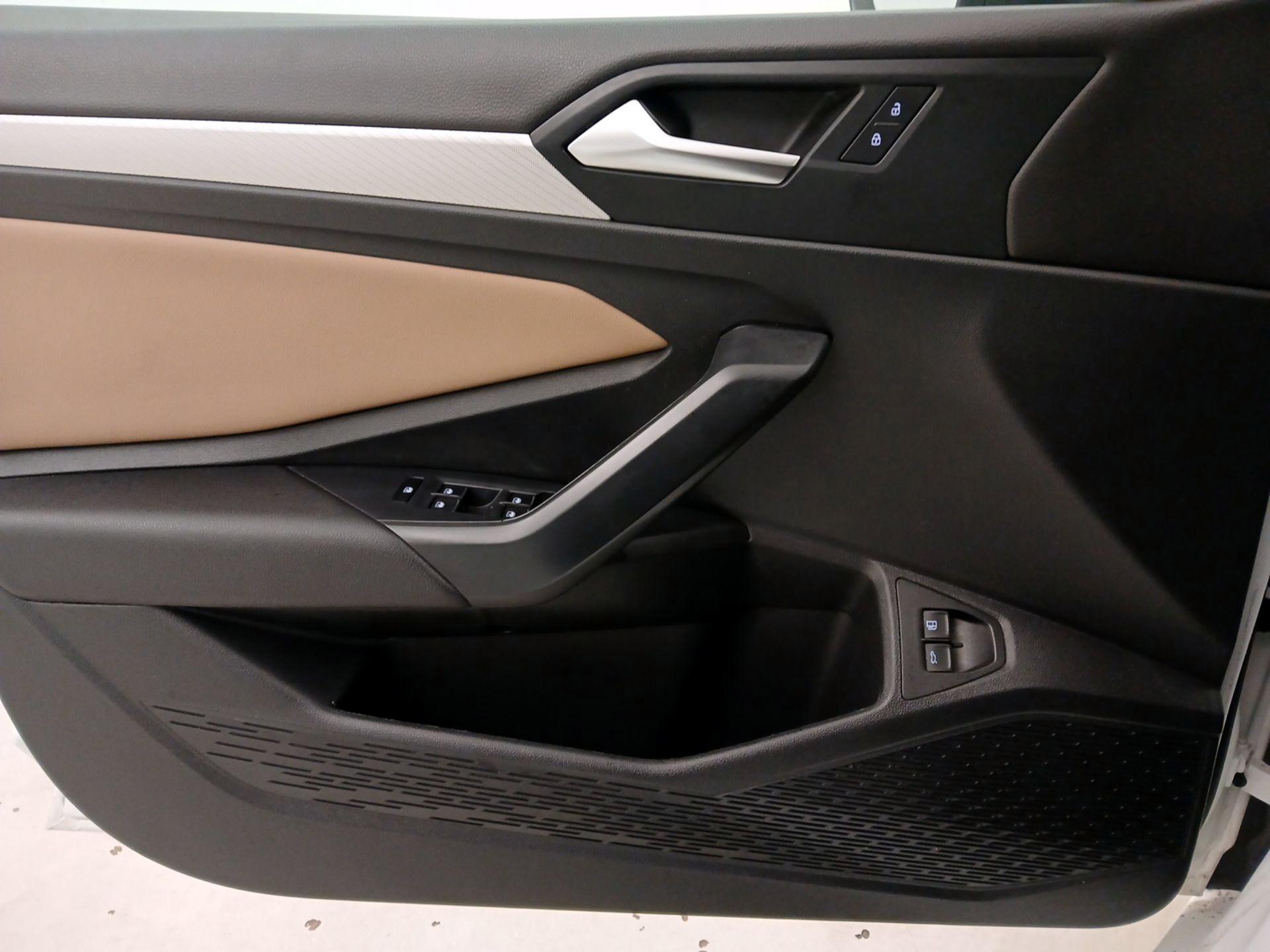 Thumbnail: 2021 Volkswagen Jetta - 12