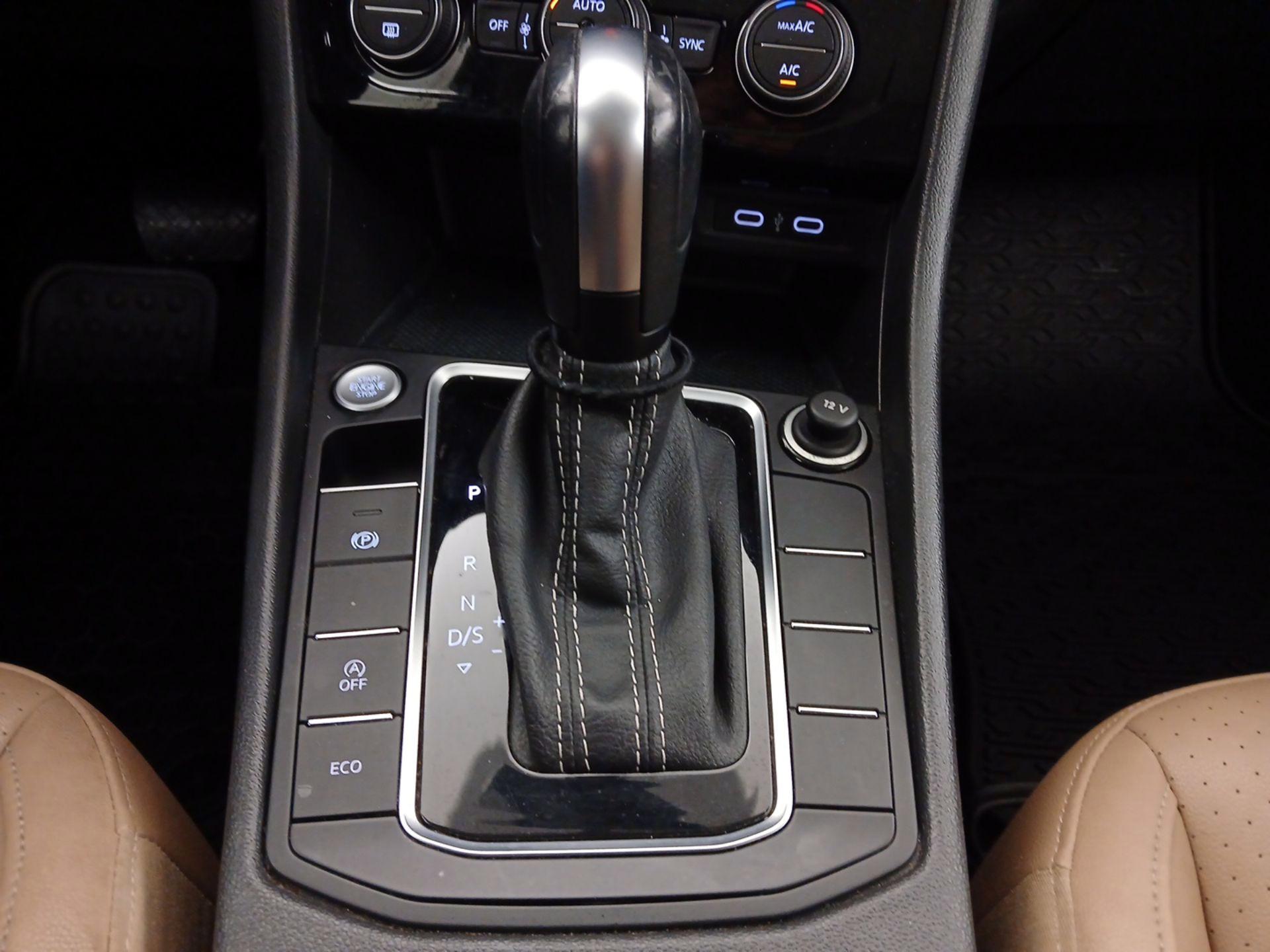 Thumbnail: 2021 Volkswagen Jetta - 17