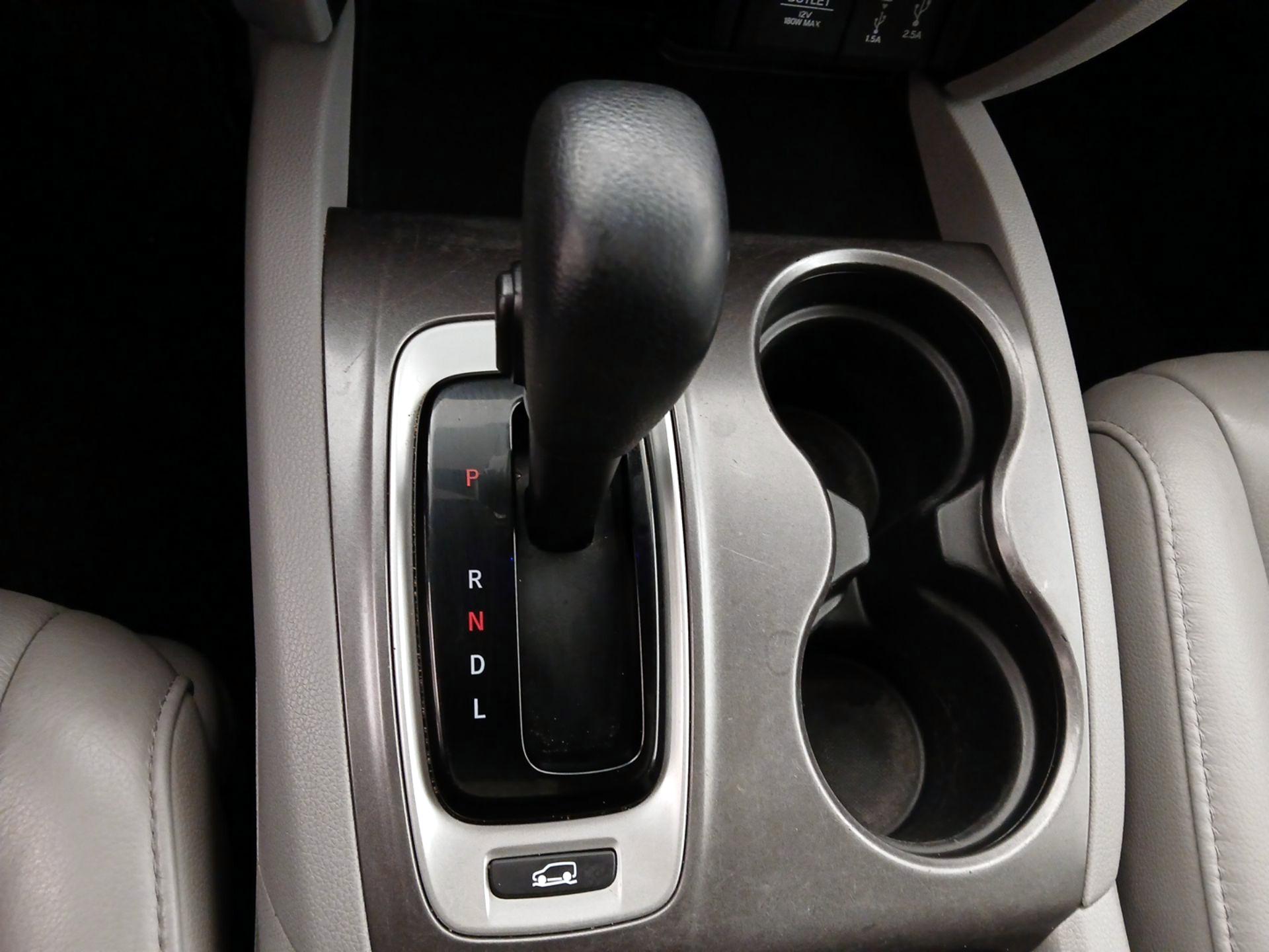 Thumbnail: 2017 Honda Pilot - 17