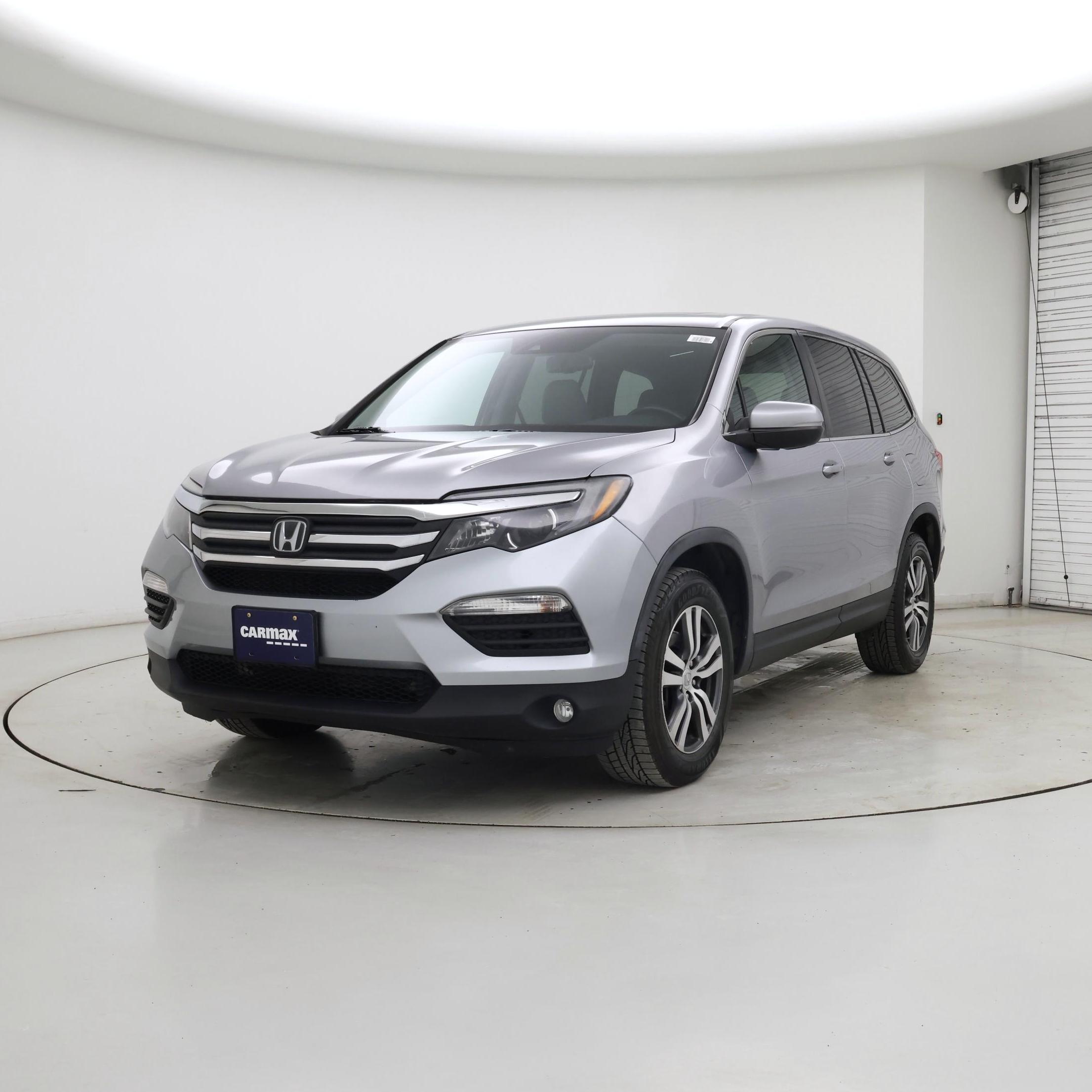 Thumbnail: 2017 Honda Pilot - 4