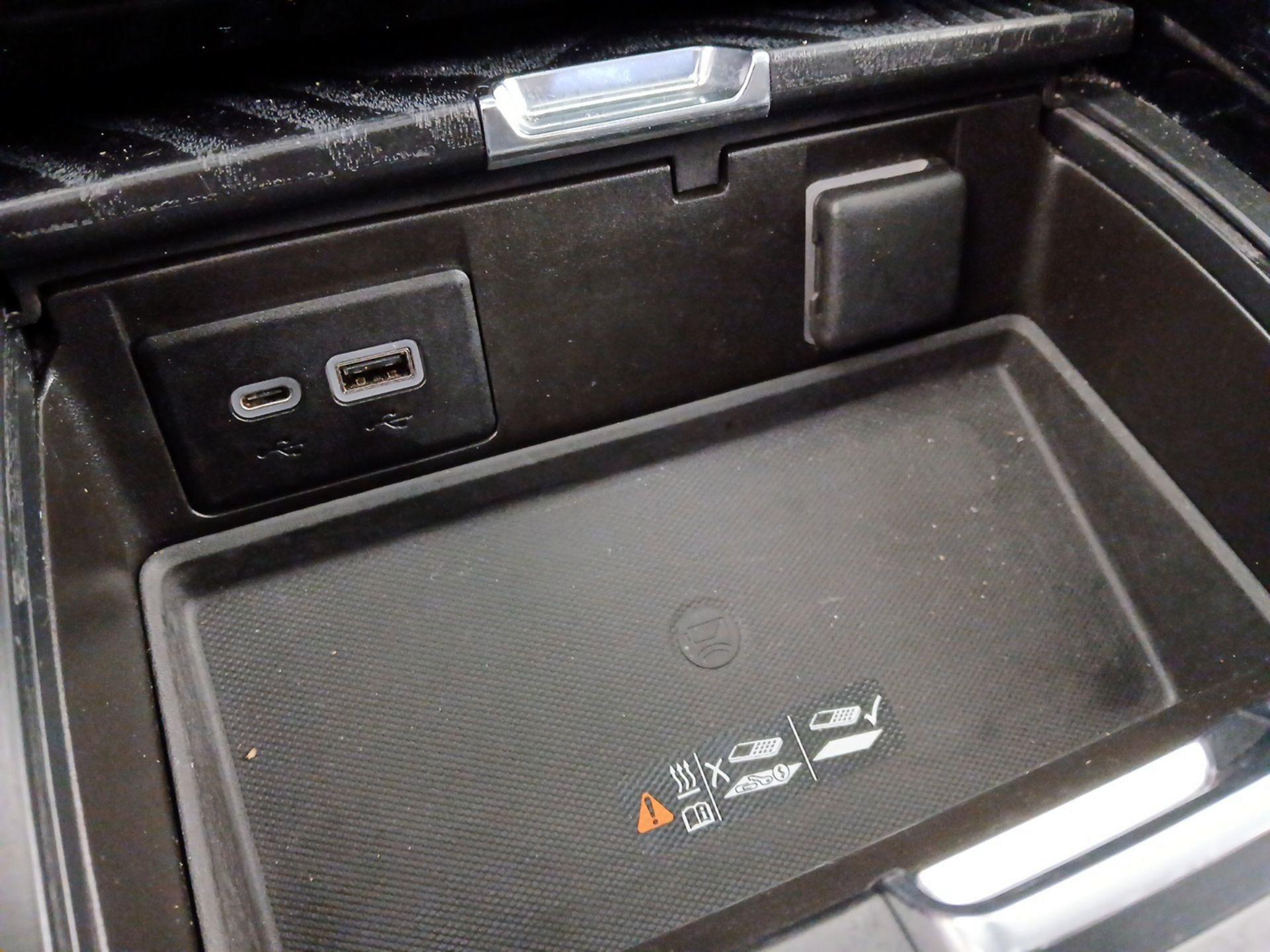 Thumbnail: 2022 GMC Yukon XL - 18