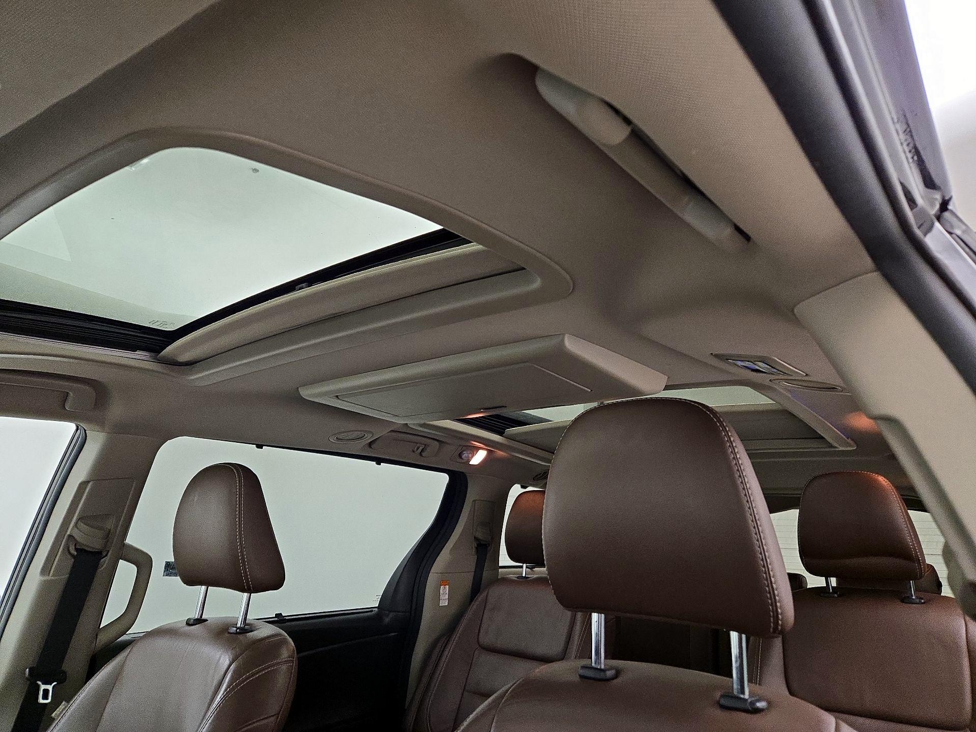 Thumbnail: 2018 Toyota Sienna - 20