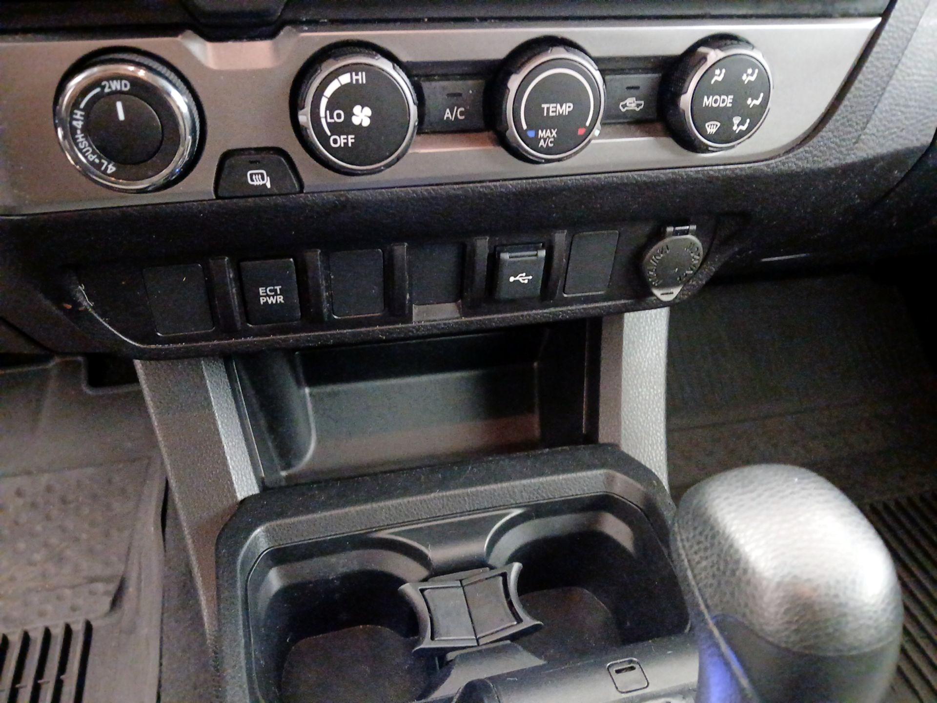 Thumbnail: 2022 Toyota Tacoma - 16