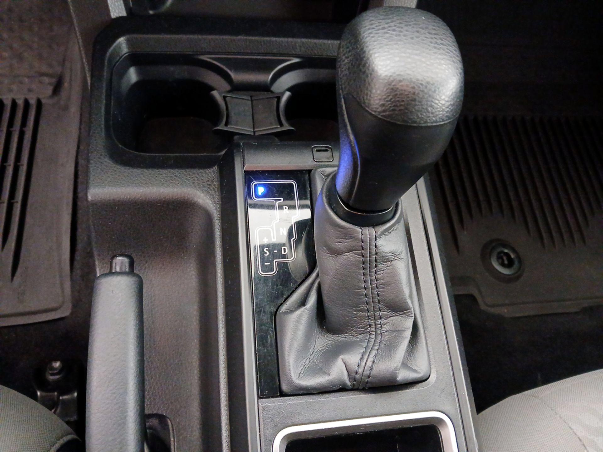 Thumbnail: 2022 Toyota Tacoma - 17