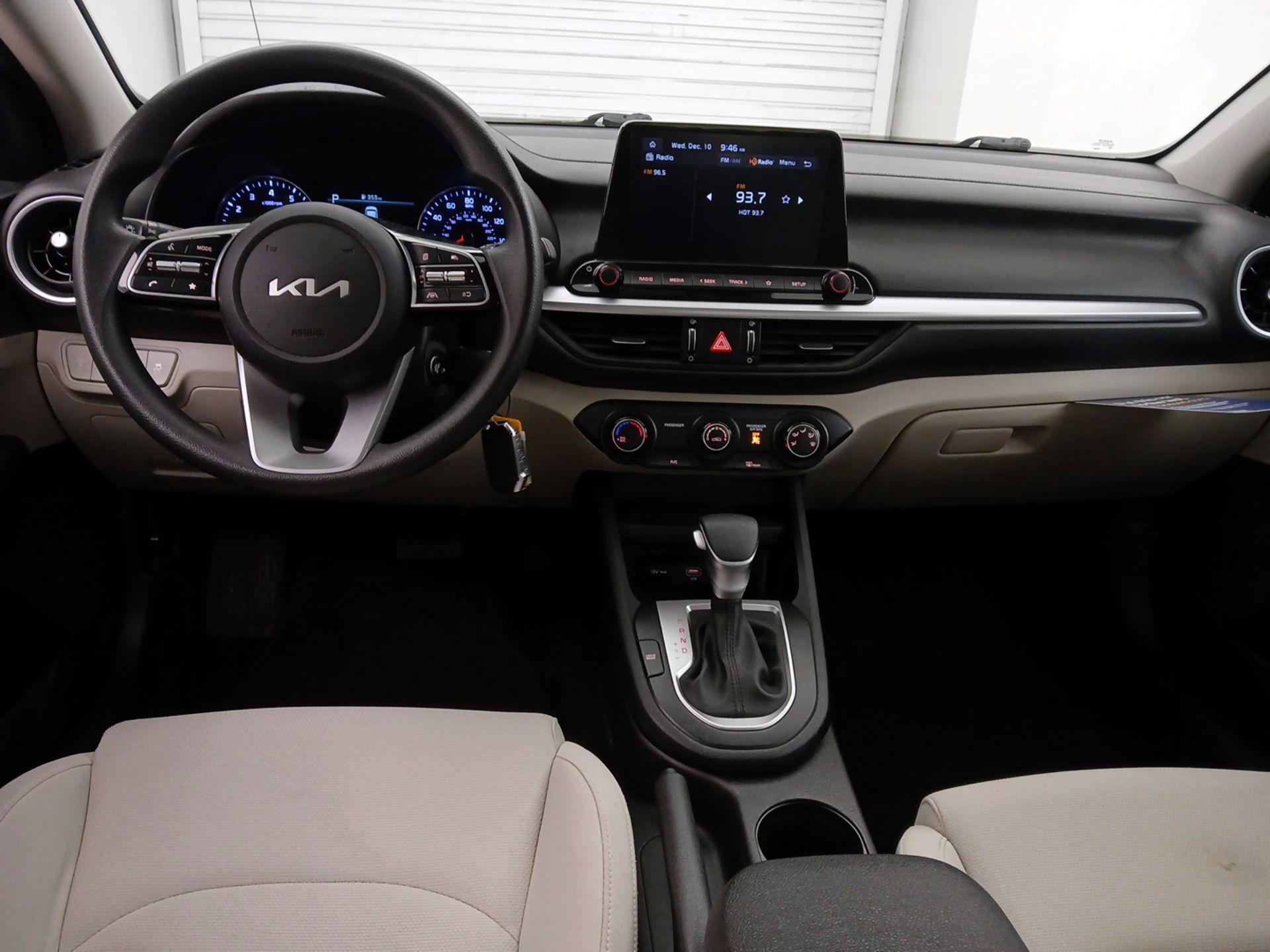 Thumbnail: 2023 Kia Forte - 9