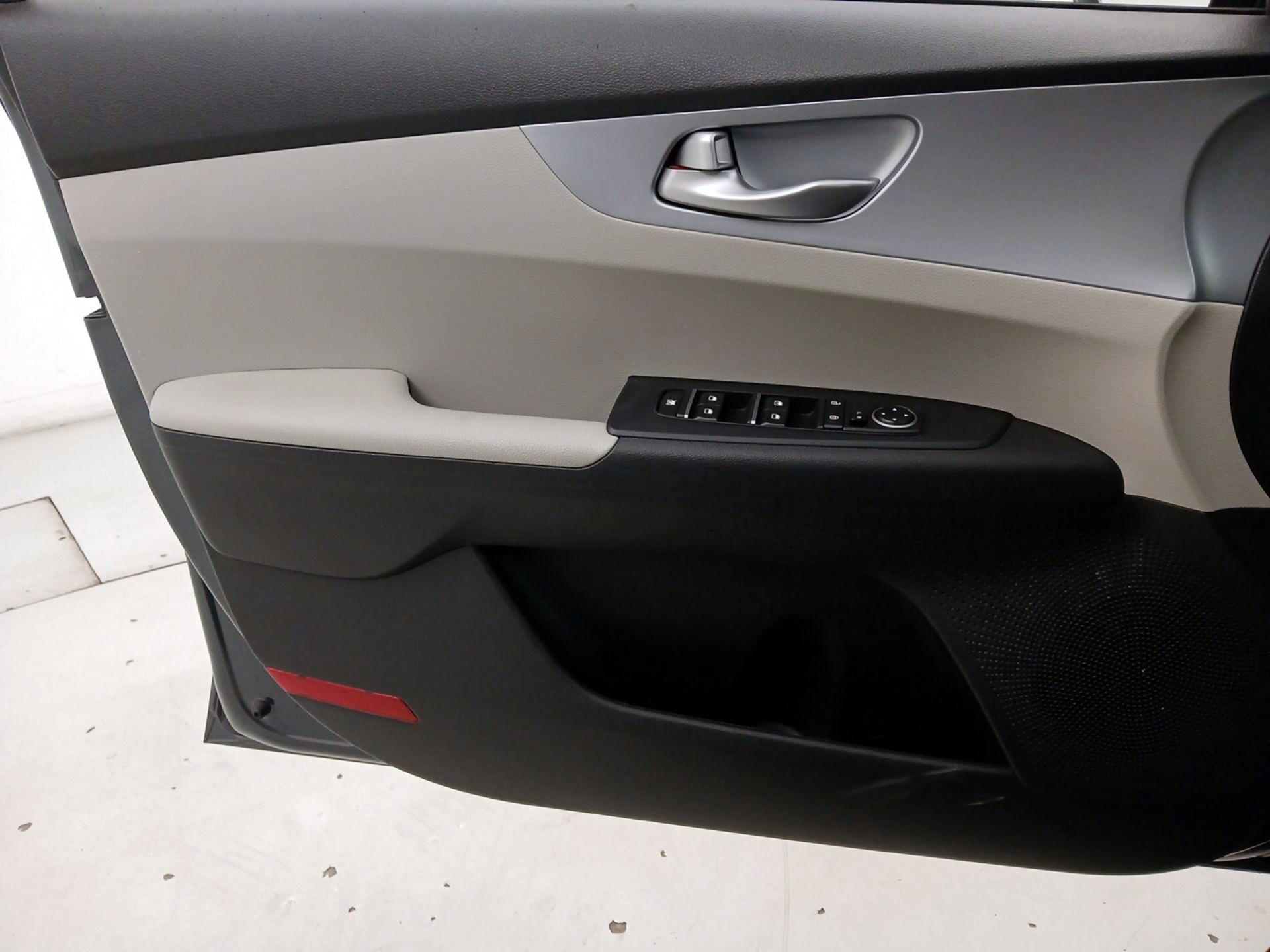 Thumbnail: 2023 Kia Forte - 12