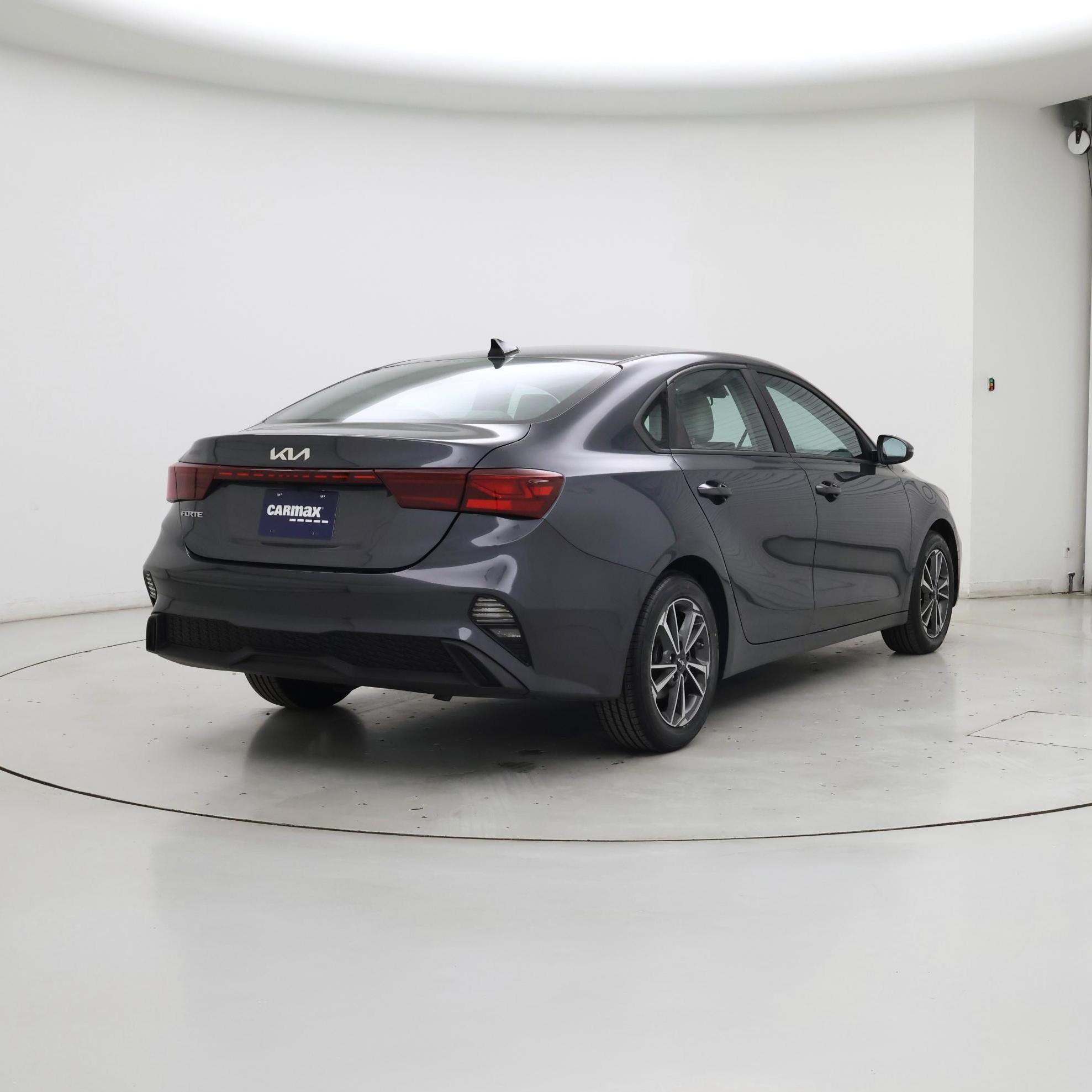 Thumbnail: 2023 Kia Forte - 8