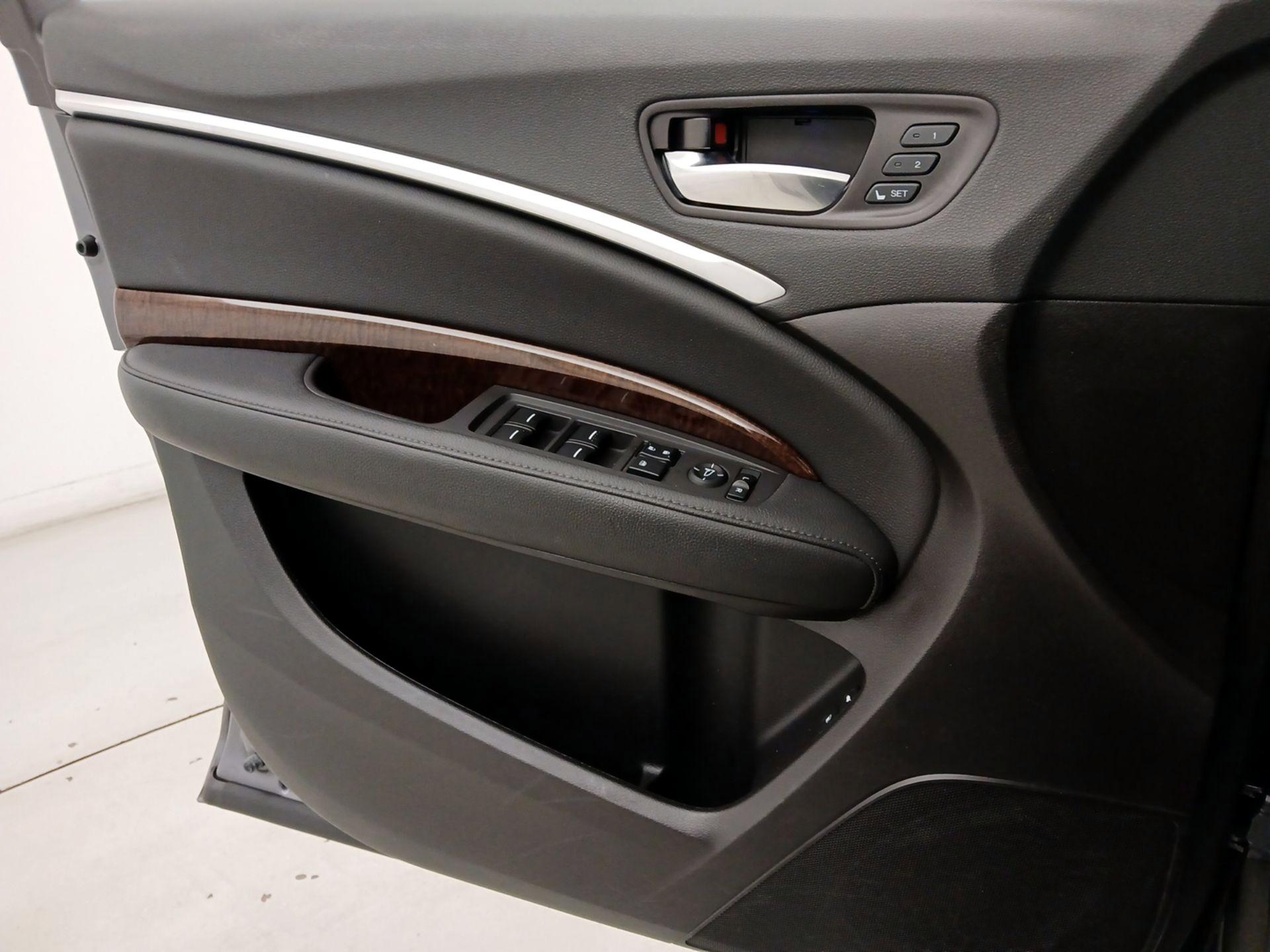 Thumbnail: 2018 Acura MDX - 12