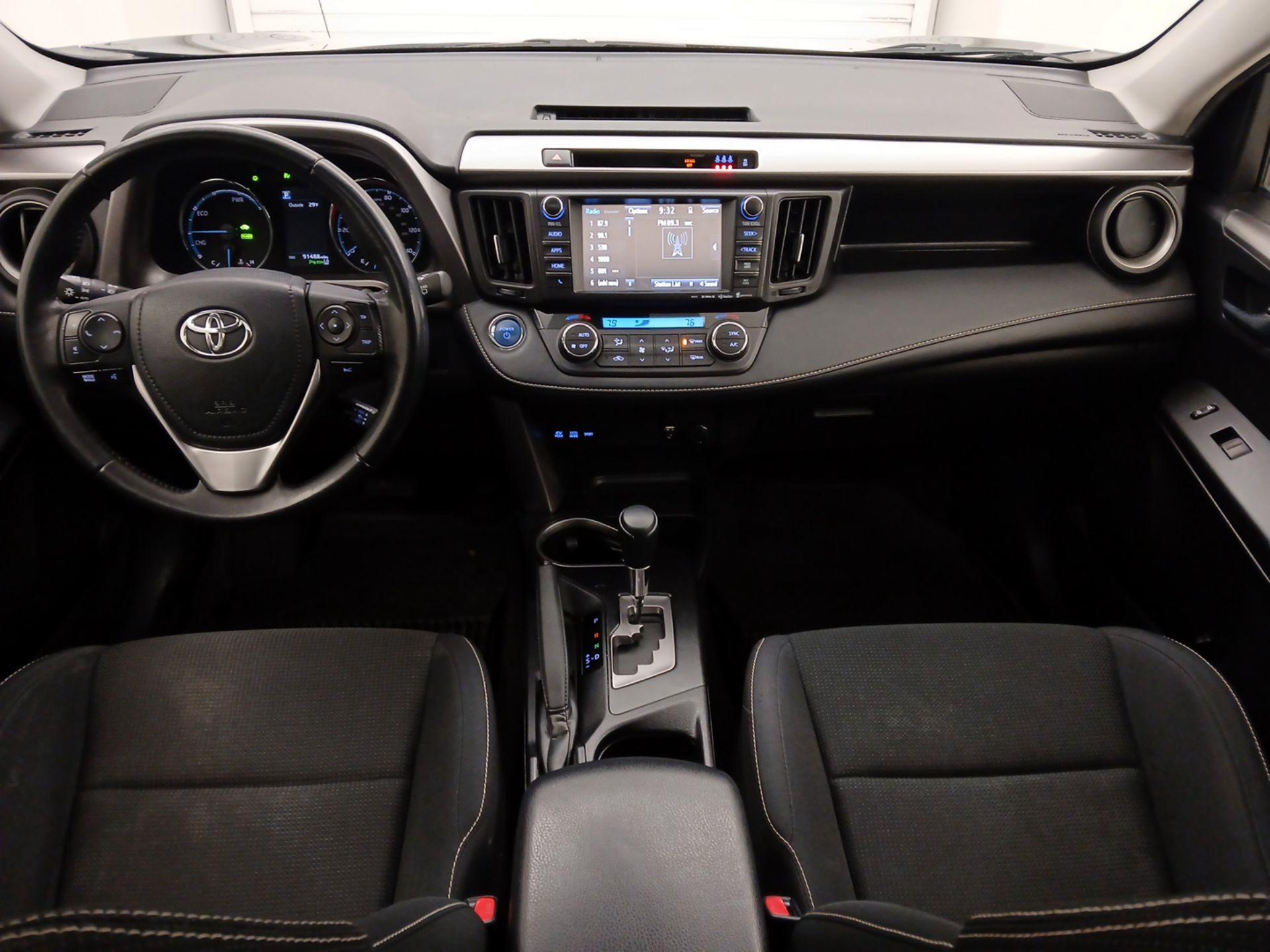 Thumbnail: 2017 Toyota RAV4 - 9
