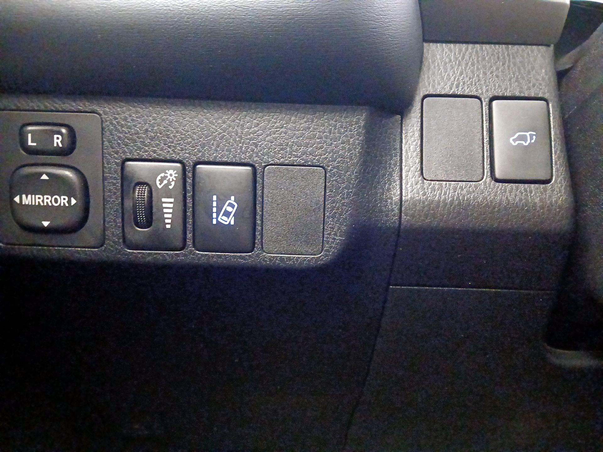 Thumbnail: 2017 Toyota RAV4 - 13