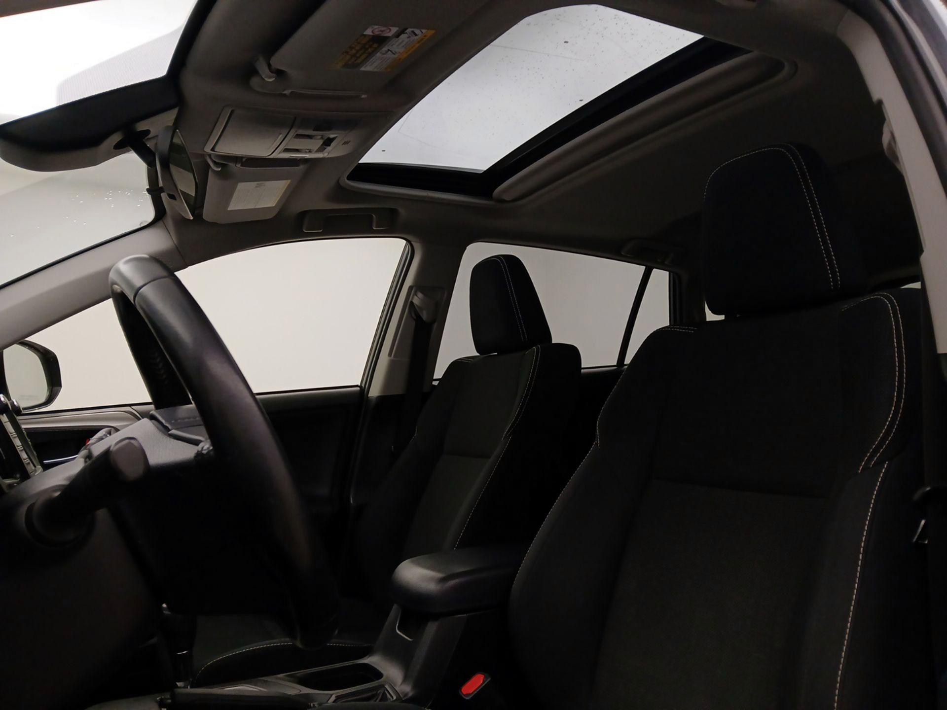 Thumbnail: 2017 Toyota RAV4 - 19