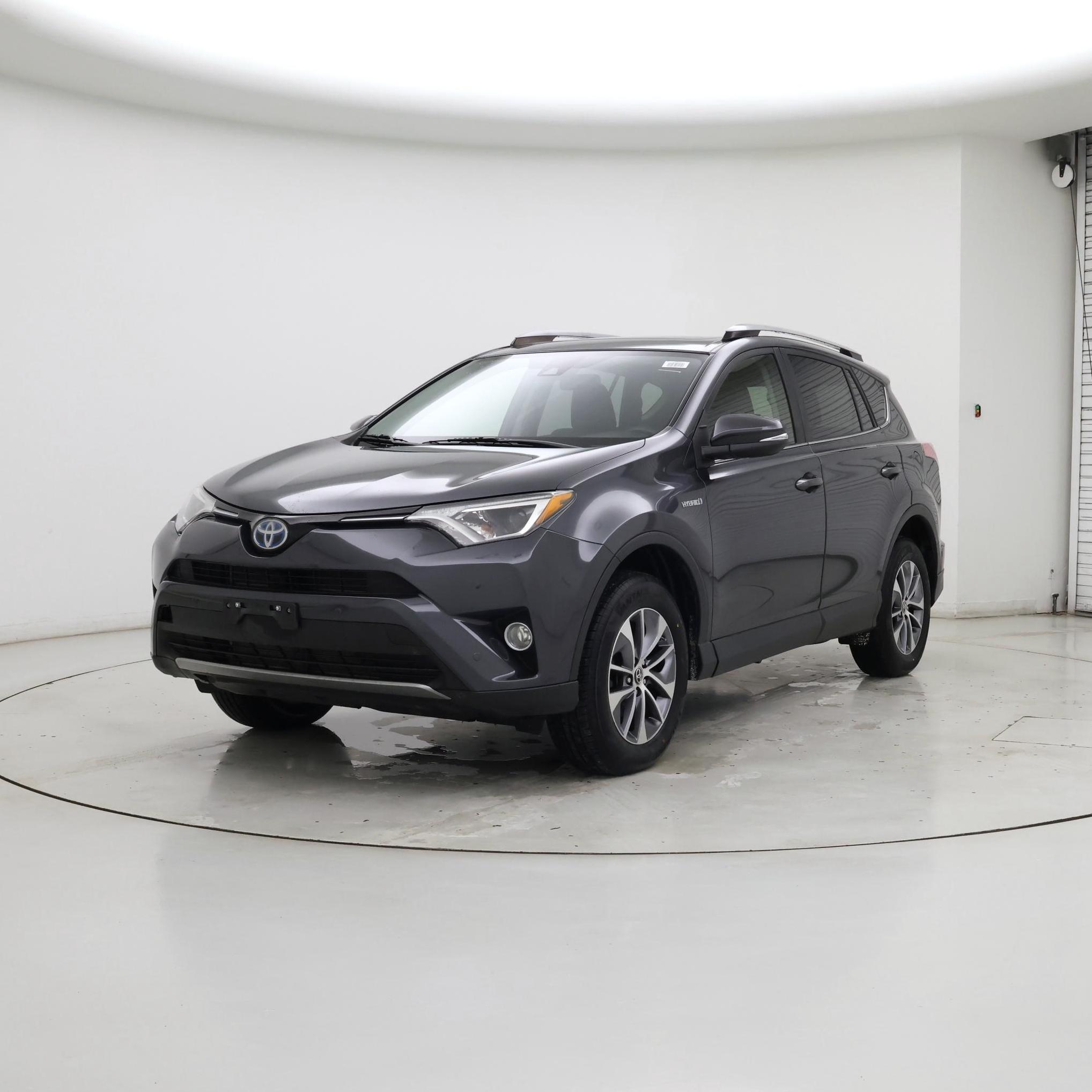 Thumbnail: 2017 Toyota RAV4 - 4