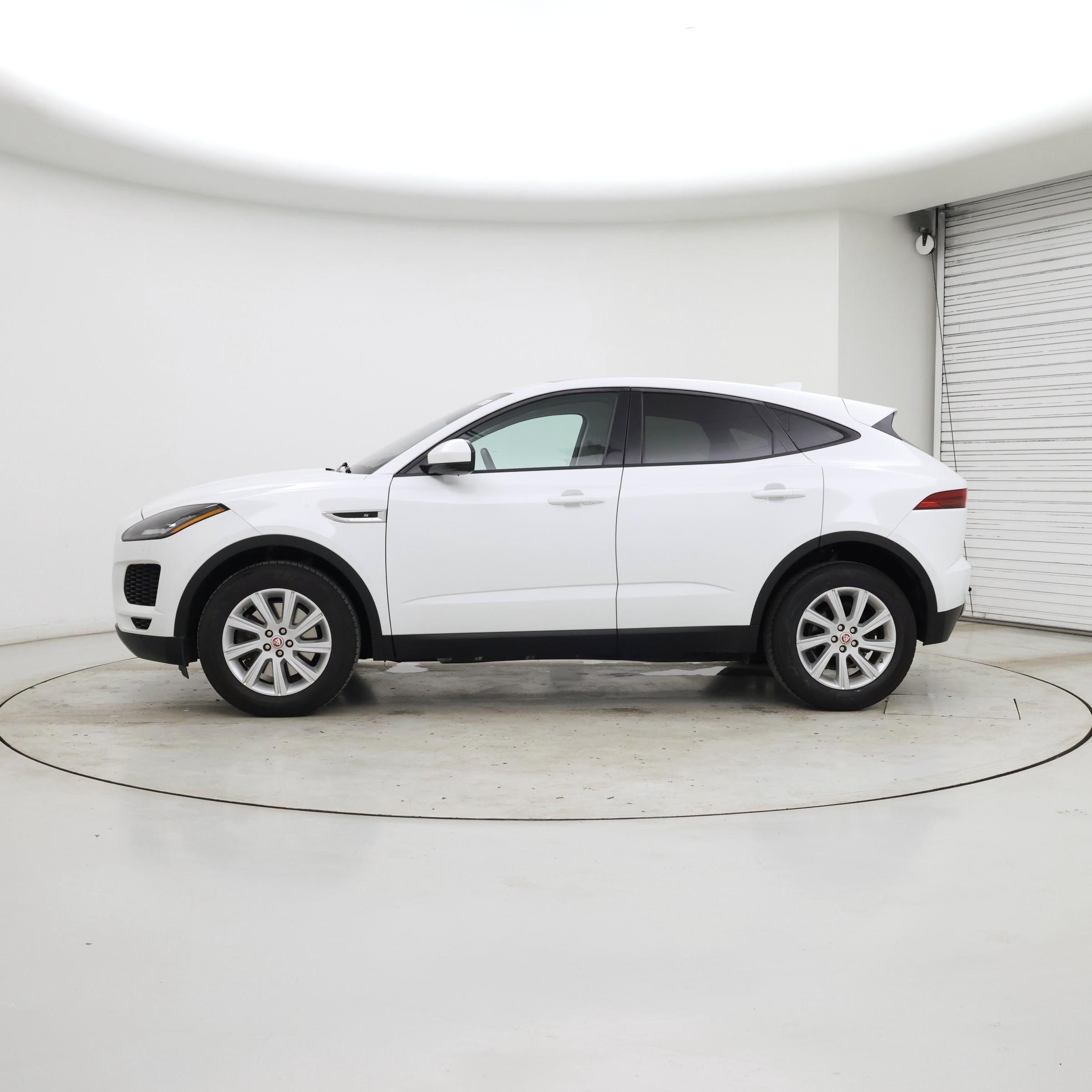 Thumbnail: 2019 Jaguar E-Pace - 3