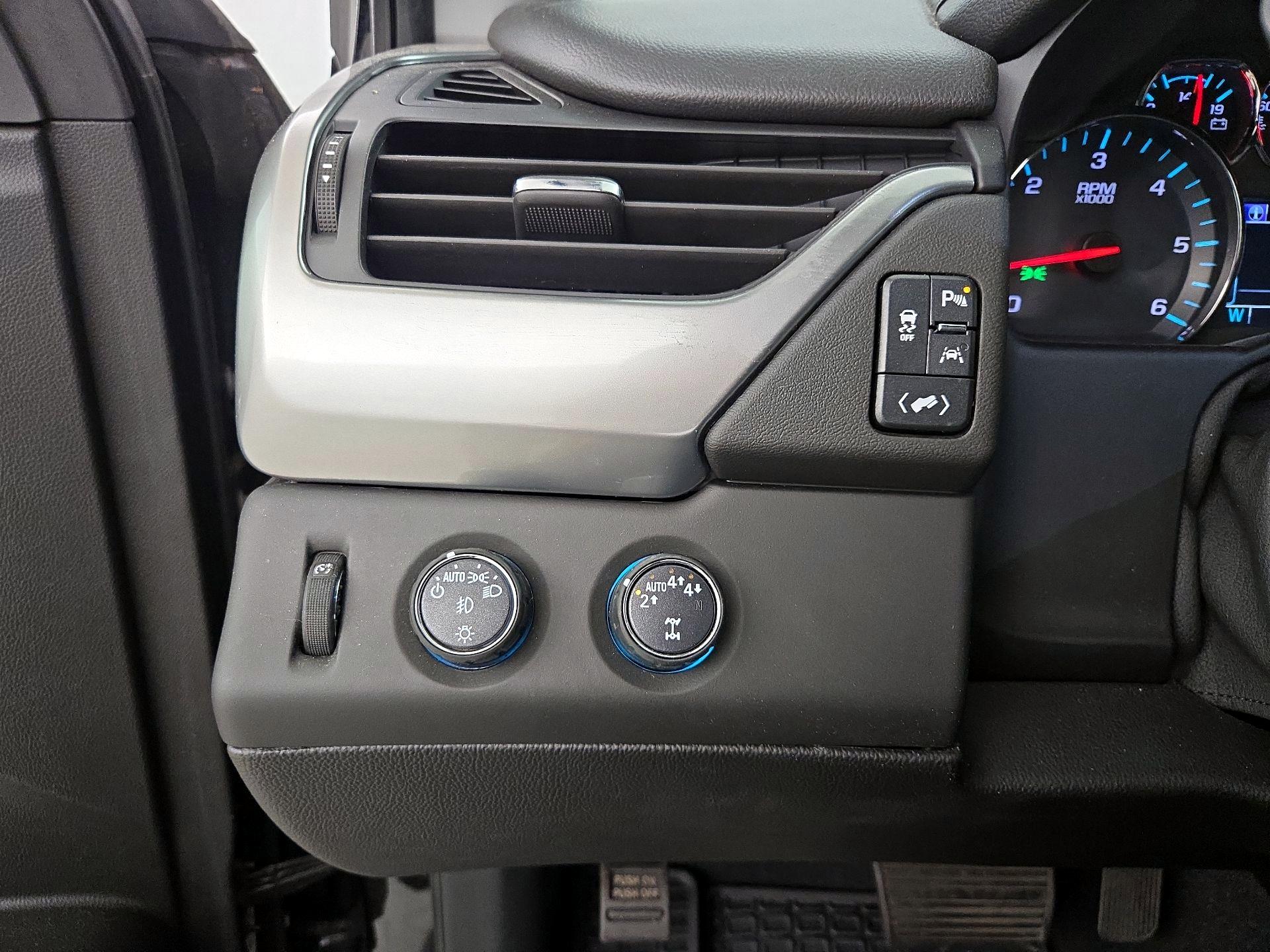 Thumbnail: 2020 Chevrolet Suburban - 13