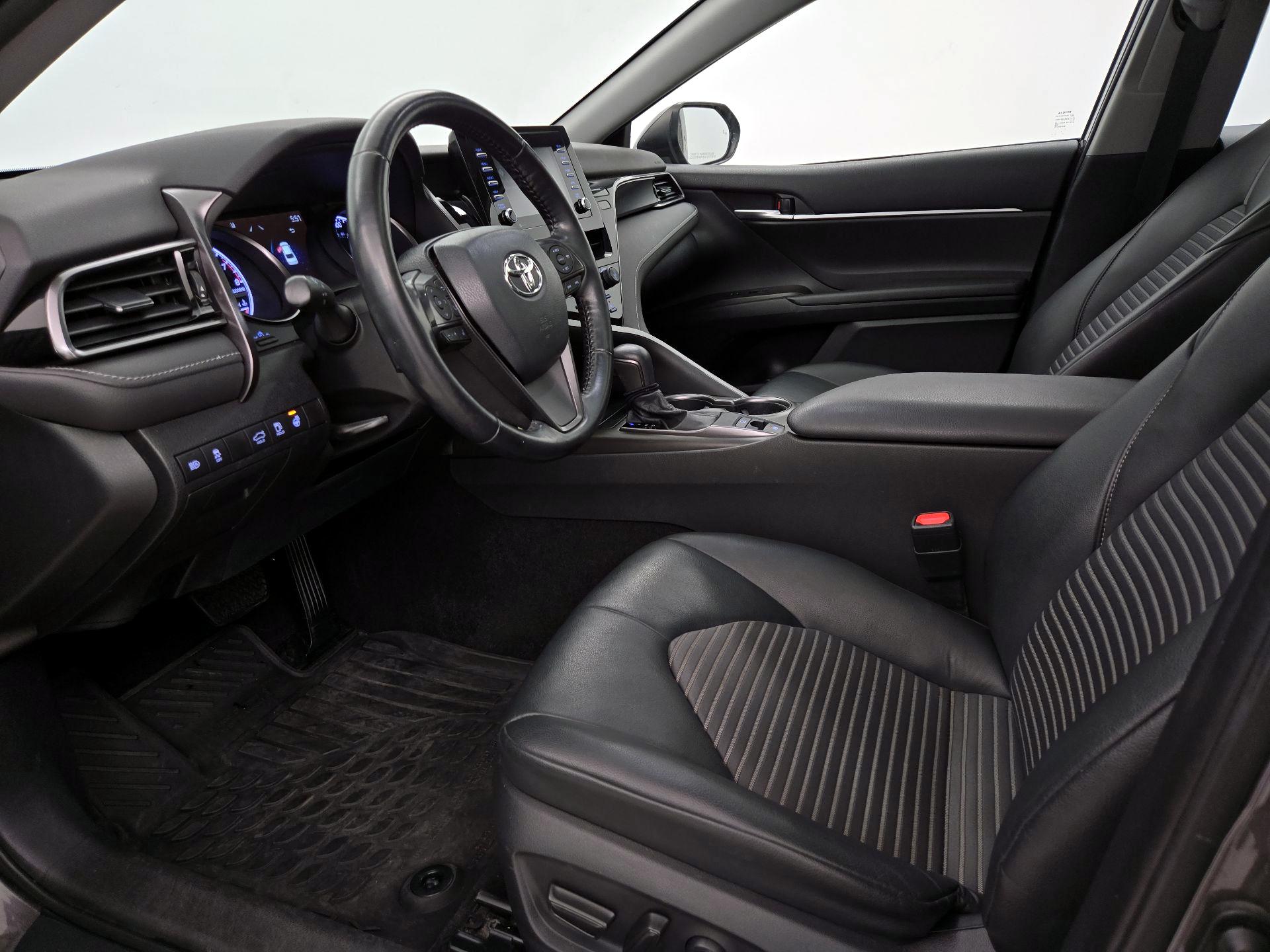 Thumbnail: 2021 Toyota Camry - 11