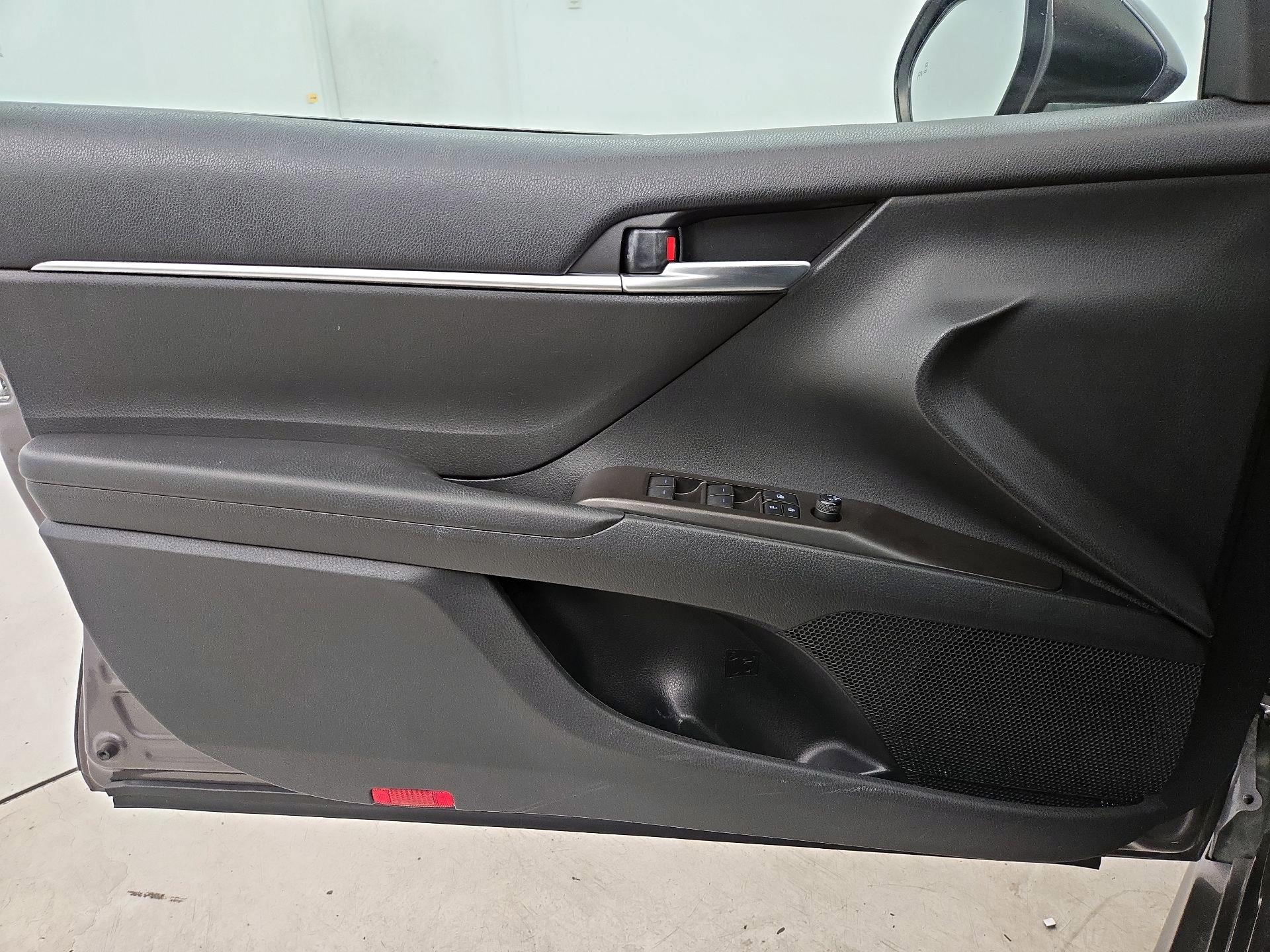 Thumbnail: 2021 Toyota Camry - 12