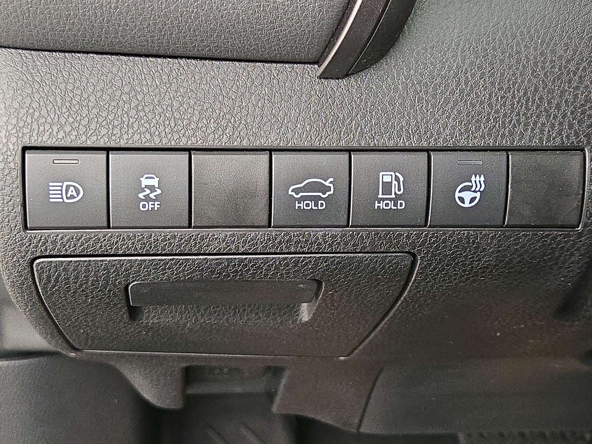 Thumbnail: 2021 Toyota Camry - 13