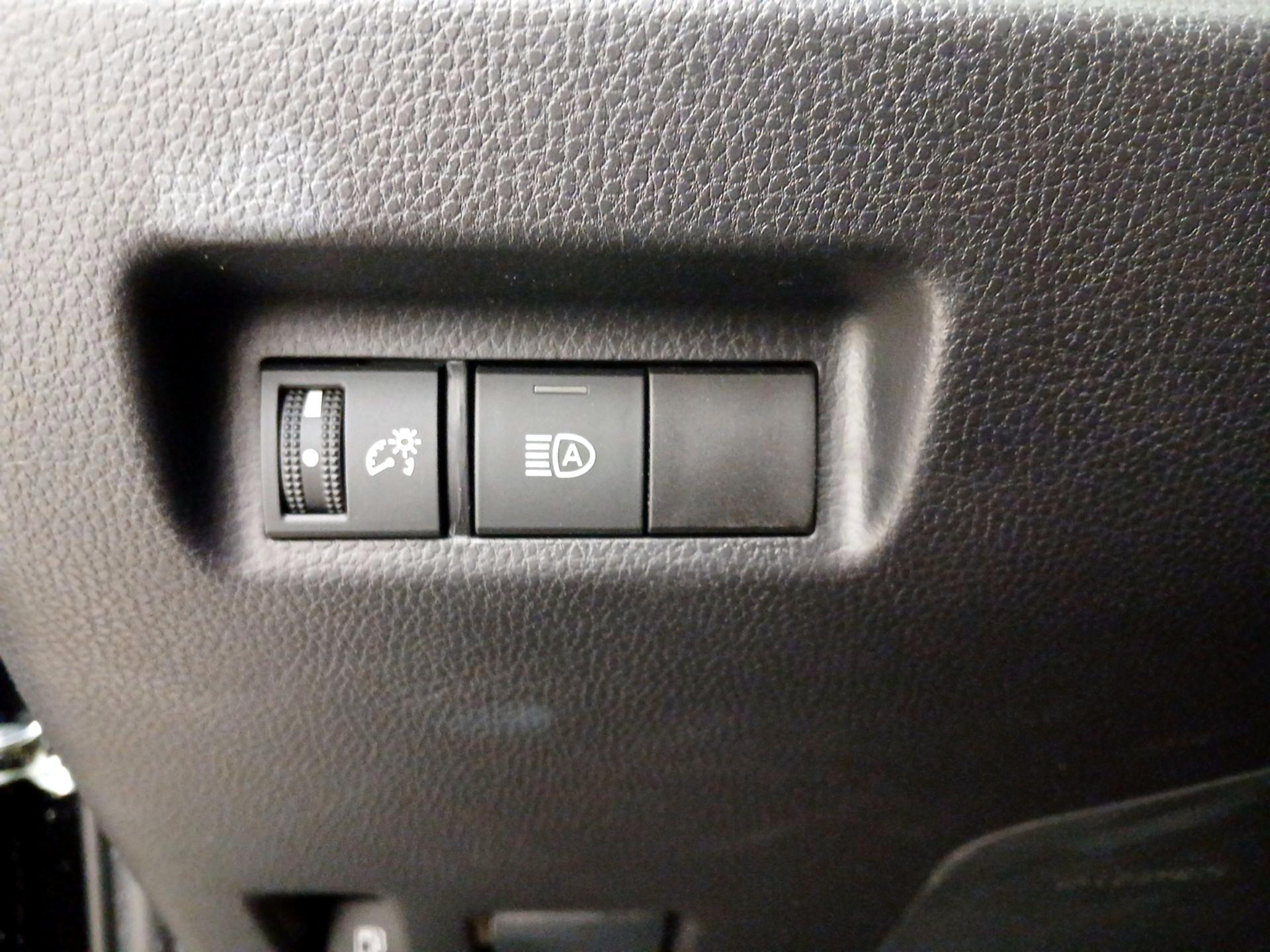 Thumbnail: 2025 Toyota RAV4 - 13