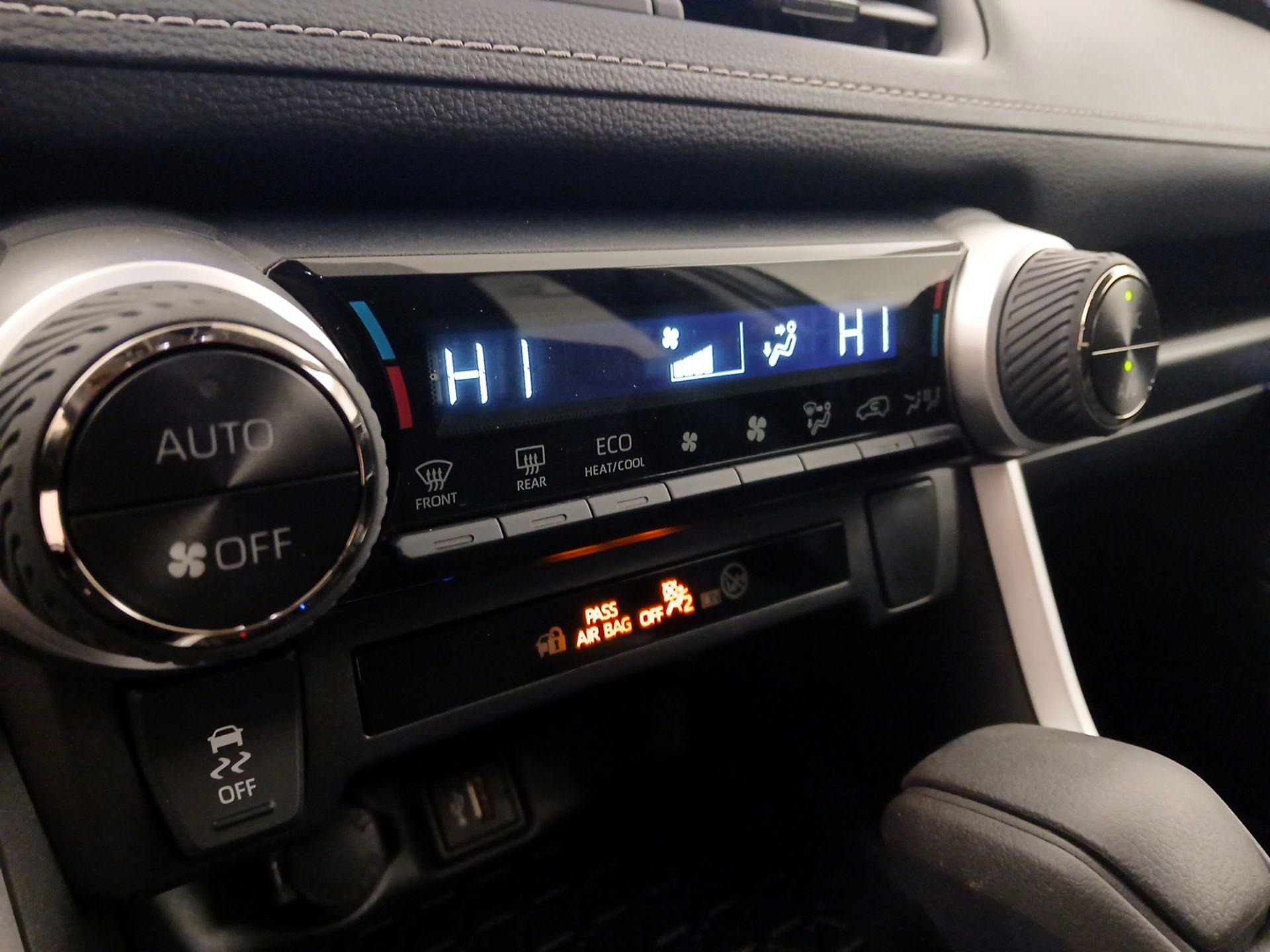 Thumbnail: 2025 Toyota RAV4 - 16