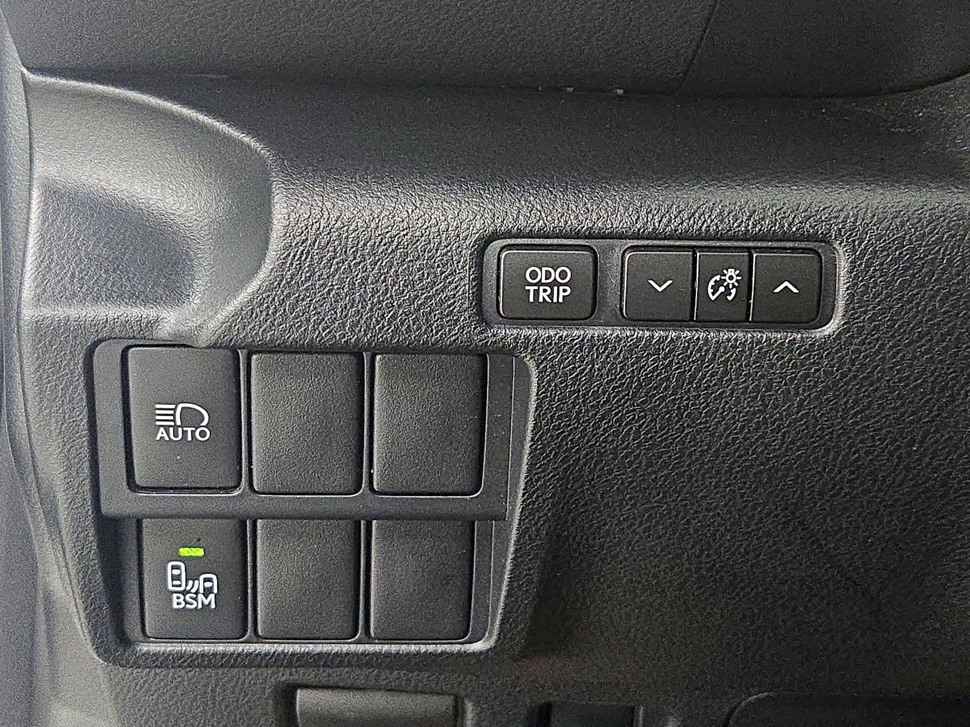 Thumbnail: 2018 Lexus IS - 13