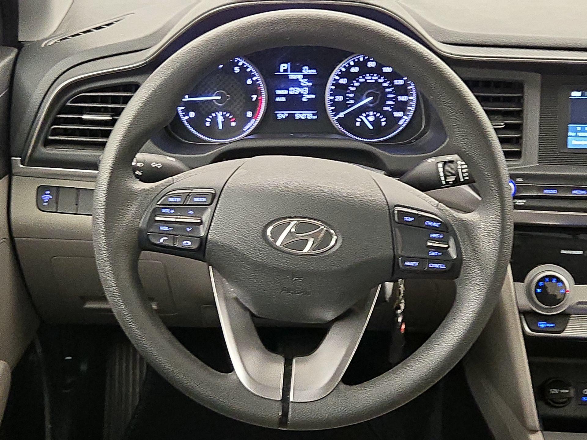 Thumbnail: 2019 Hyundai Elantra - 10
